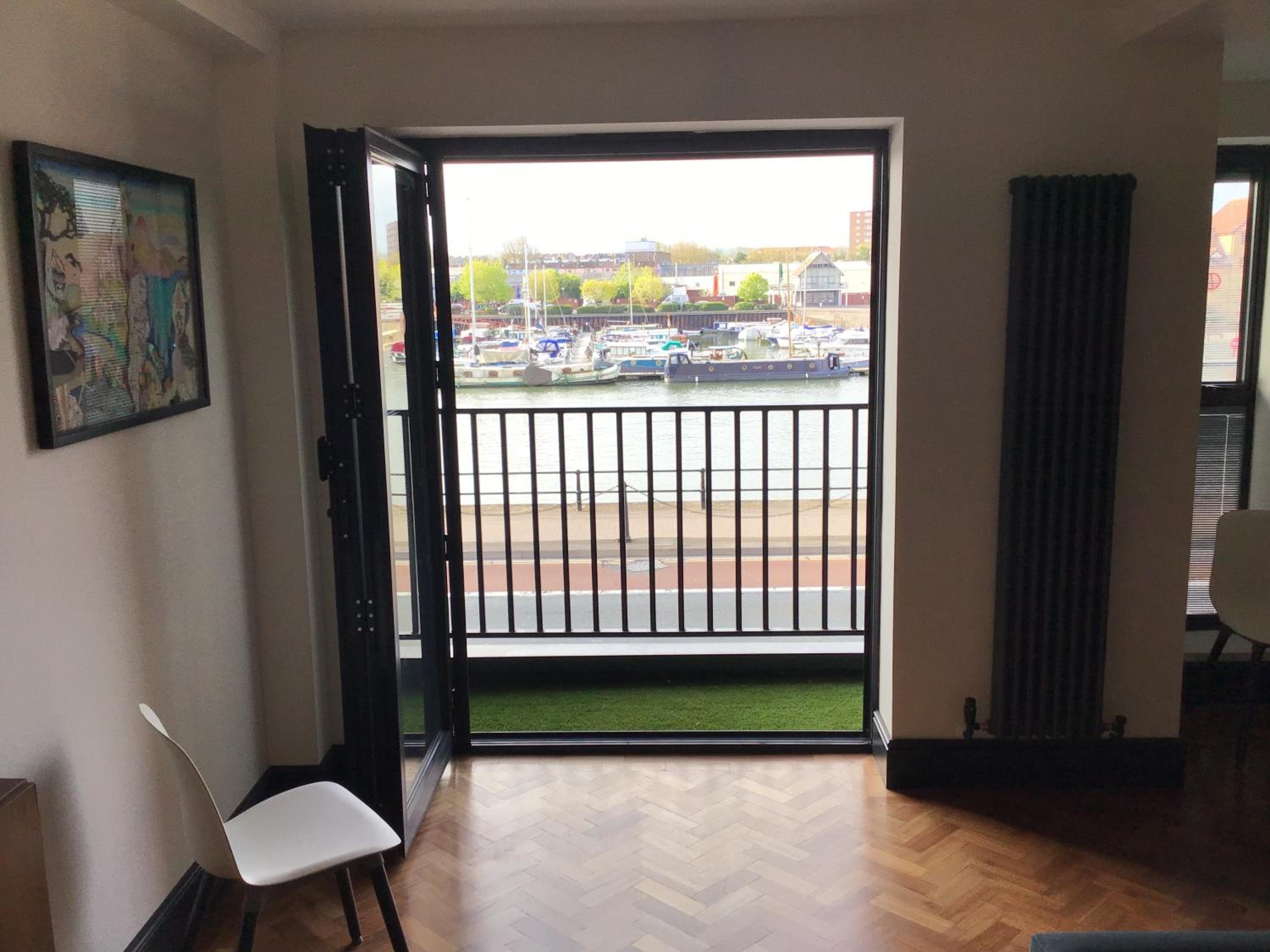Duplex Apartment Harbourside city centre view 2