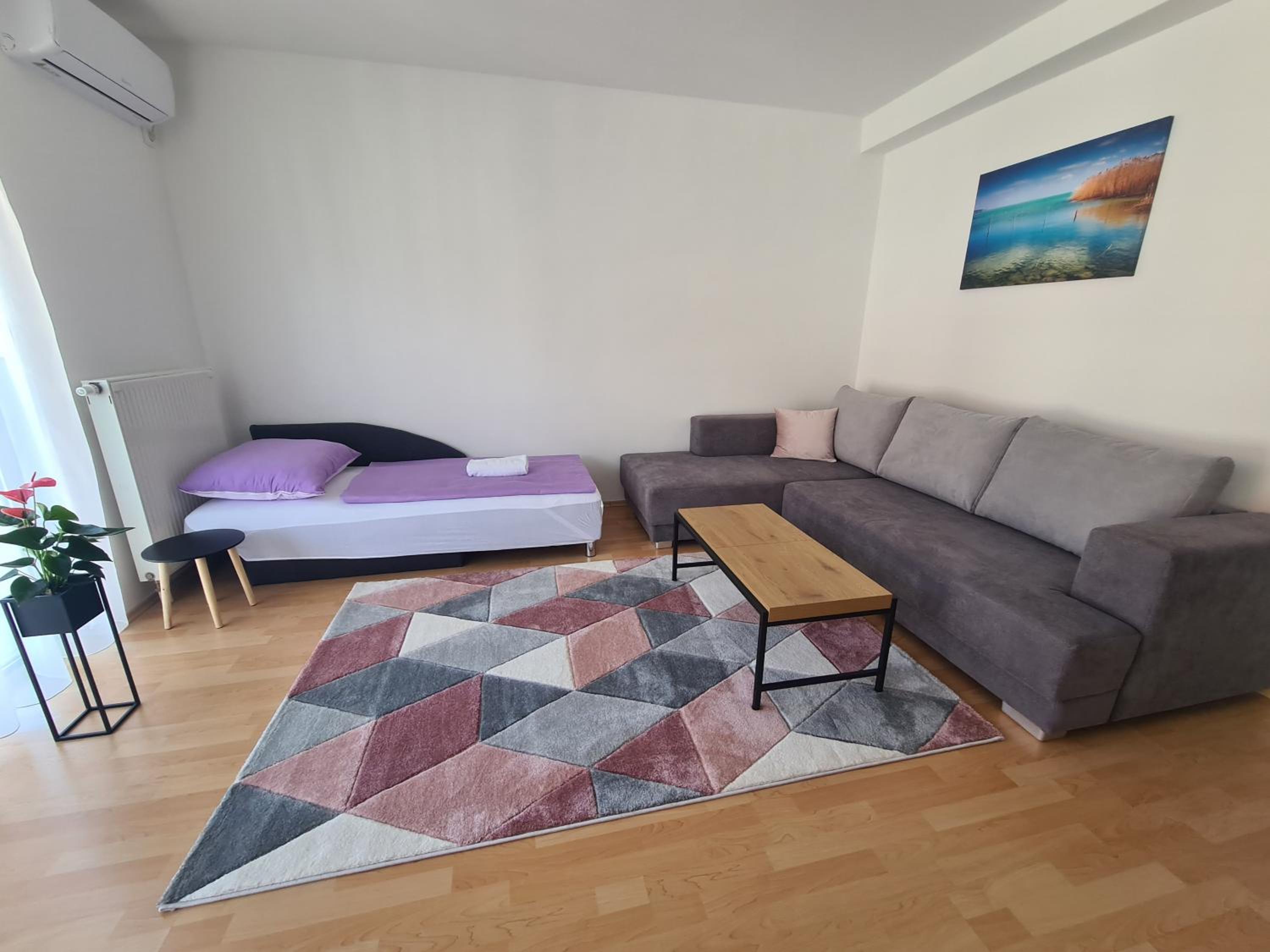 Jade Apartman