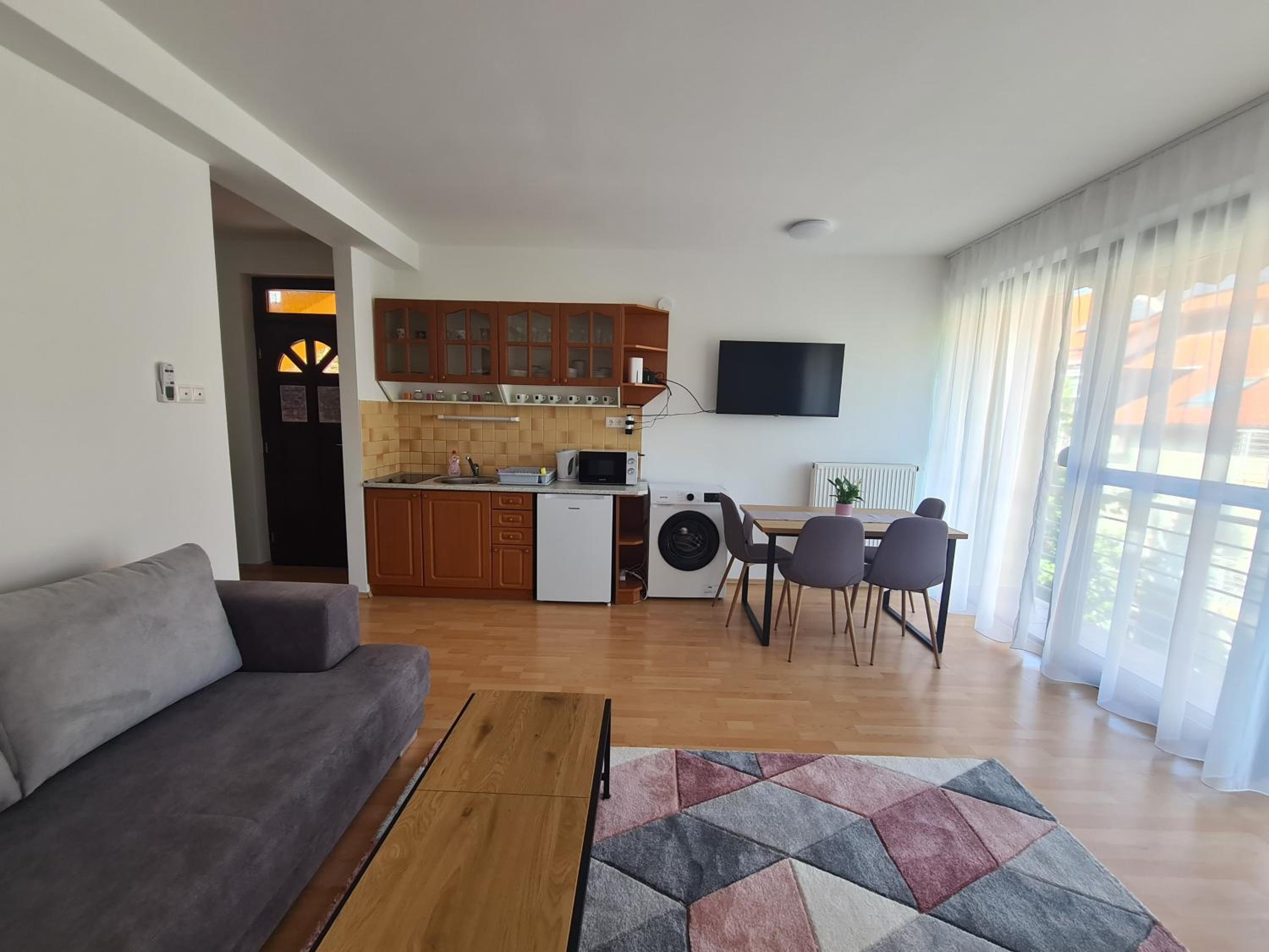Jade Apartman