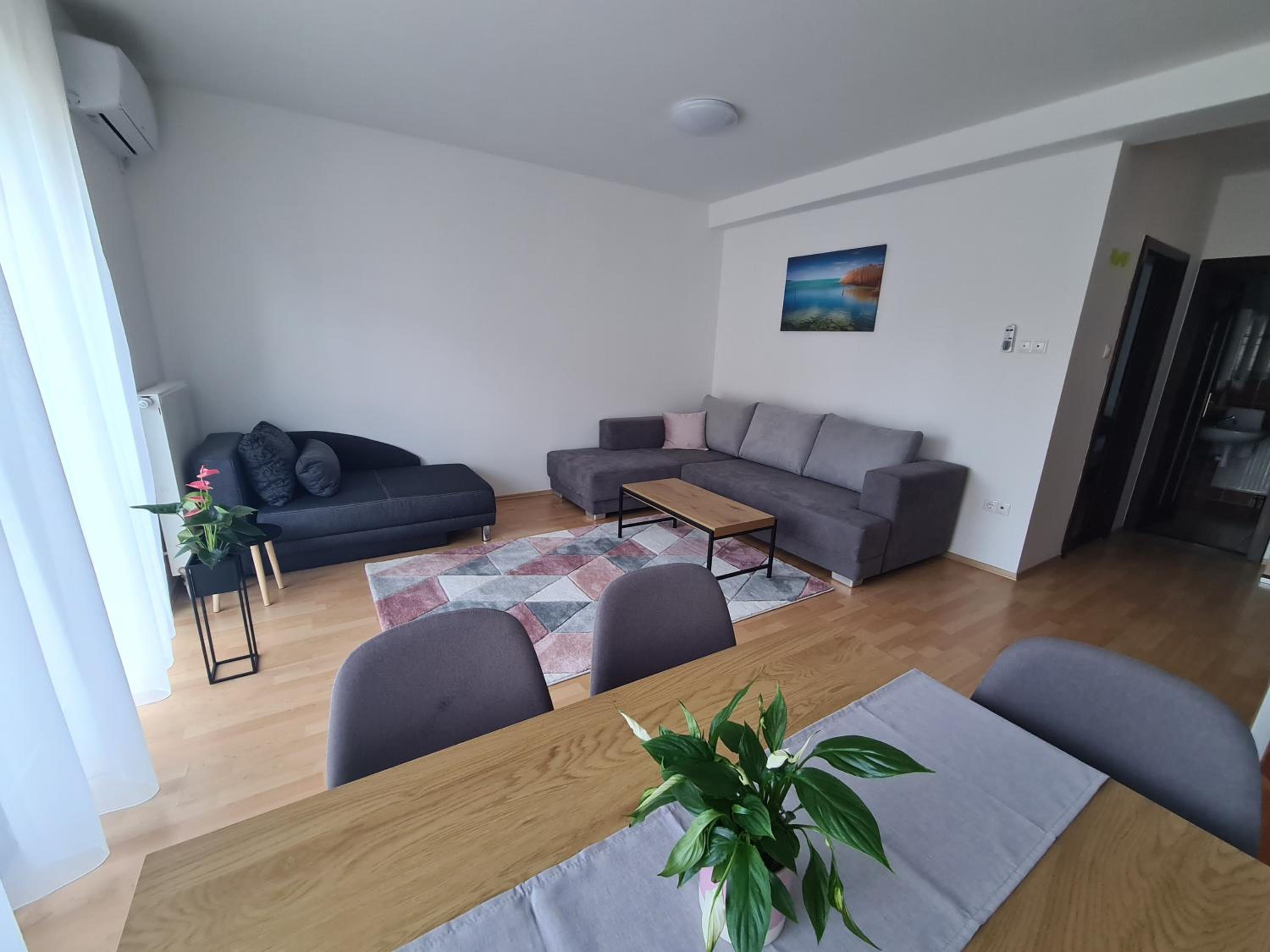 Jade Apartman