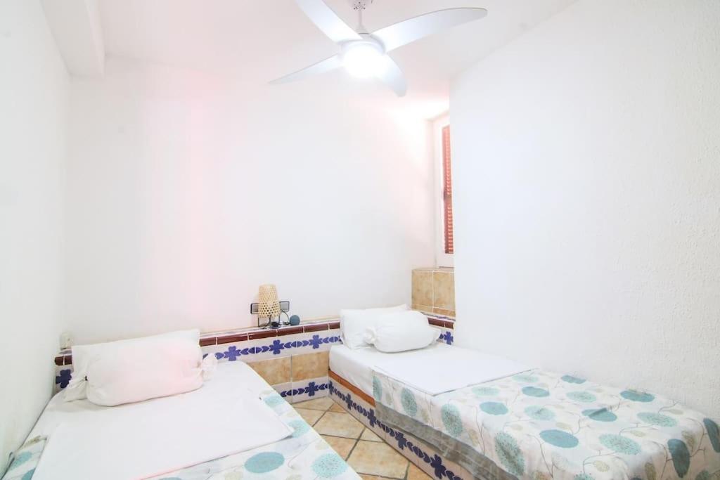 Apartment with communal pool Muralla Roja 0505 view 4