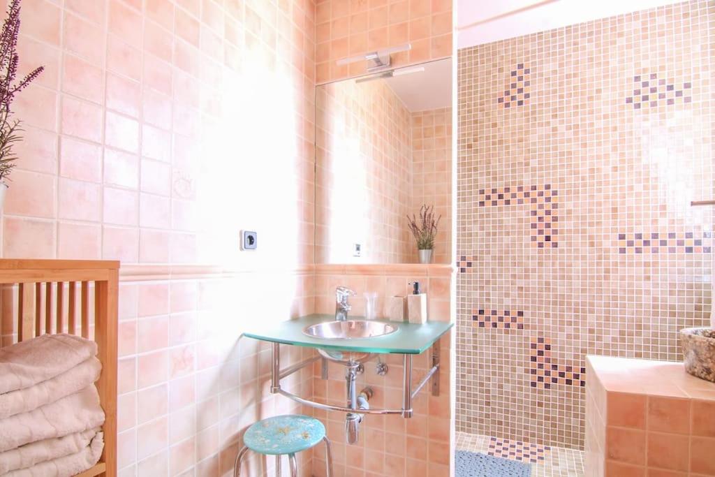 Apartment with communal pool Muralla Roja 0505 view 5