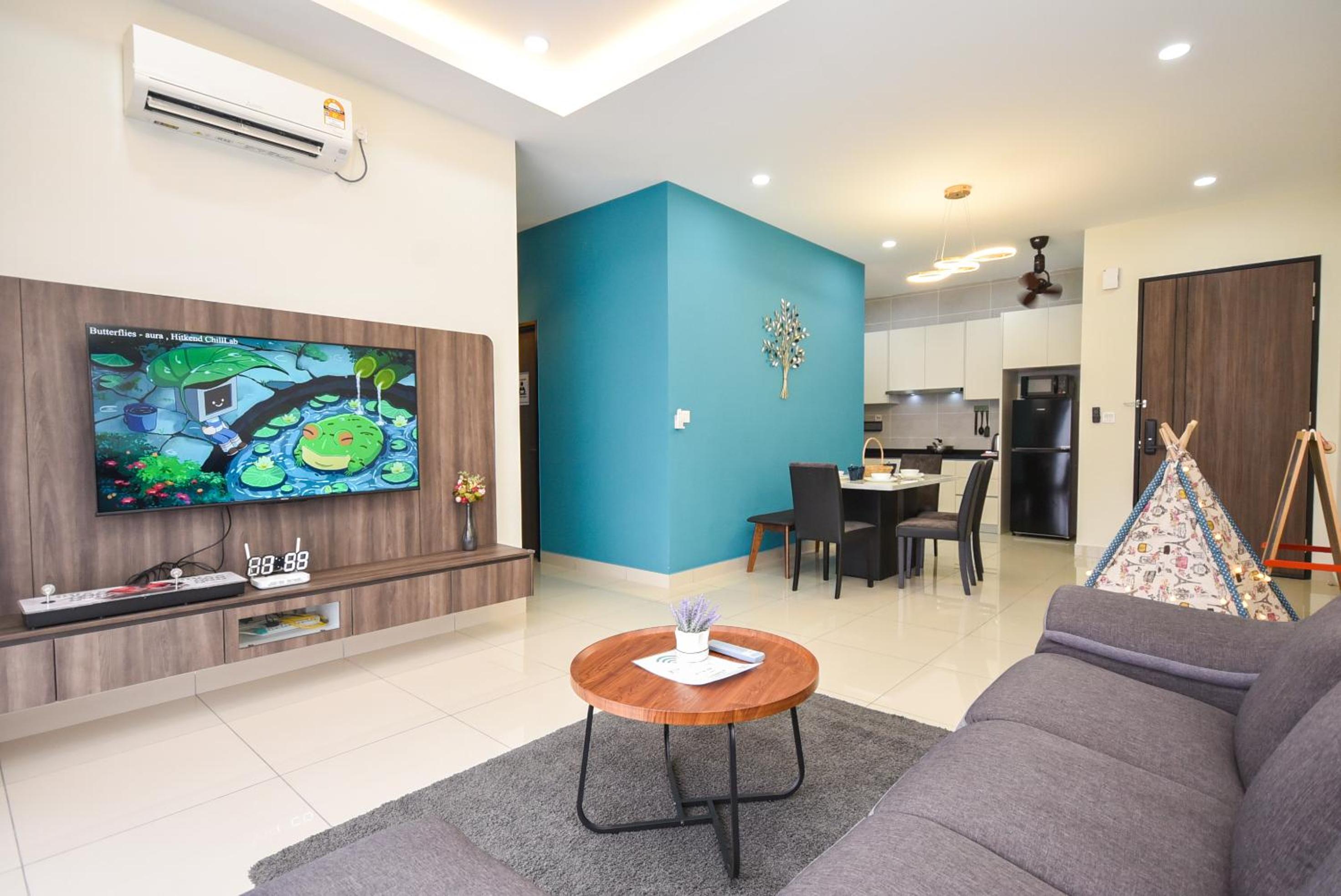 Twin Tower Residence by Nest Home【5 mins walk to CIQ】