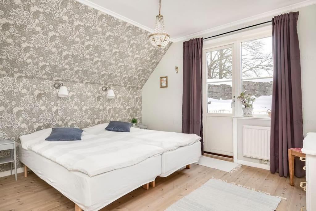 Large 4 bedroom Villa with beautiful garden view 4