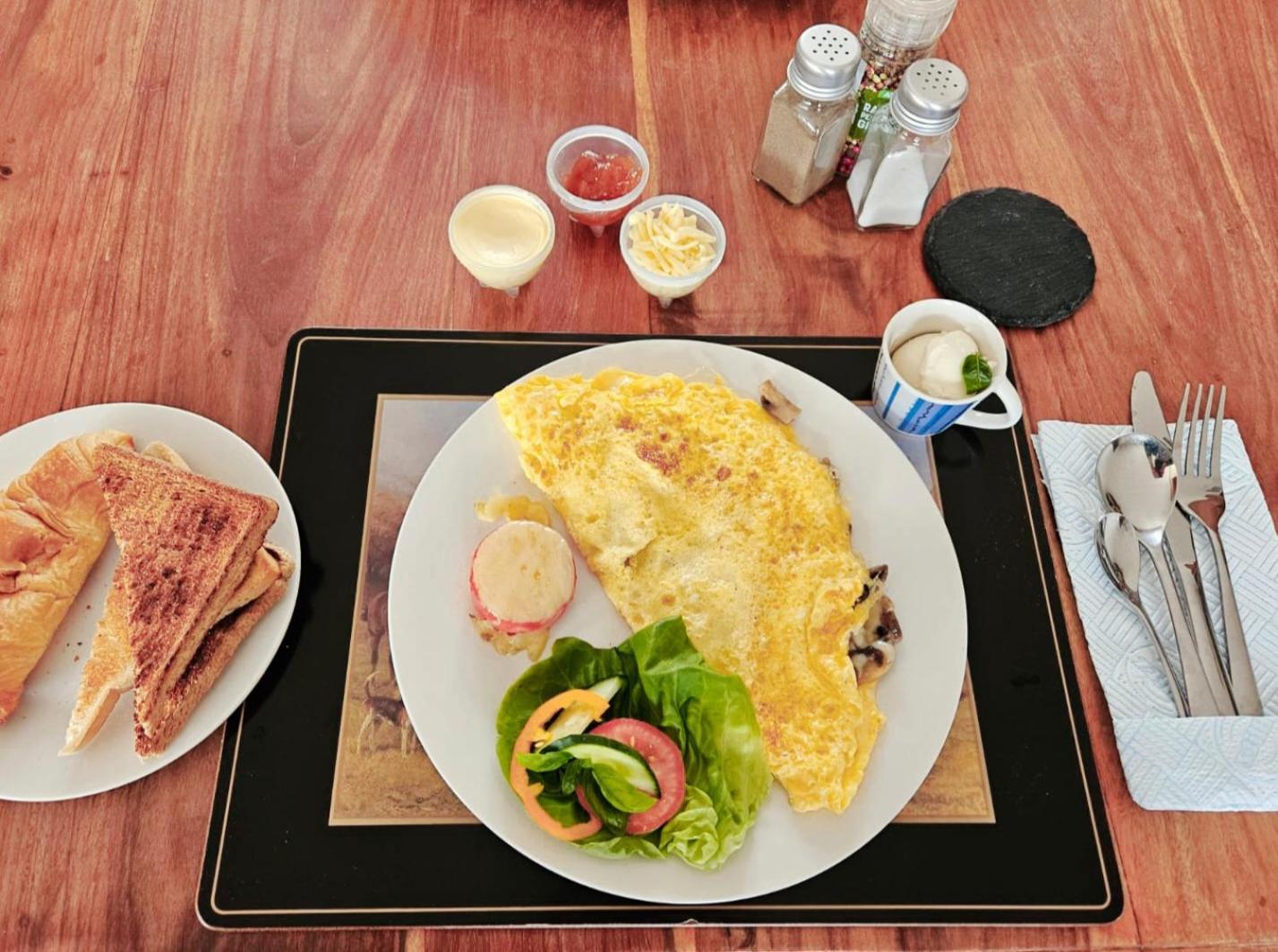 Hotel The View Randalstown - Image 1