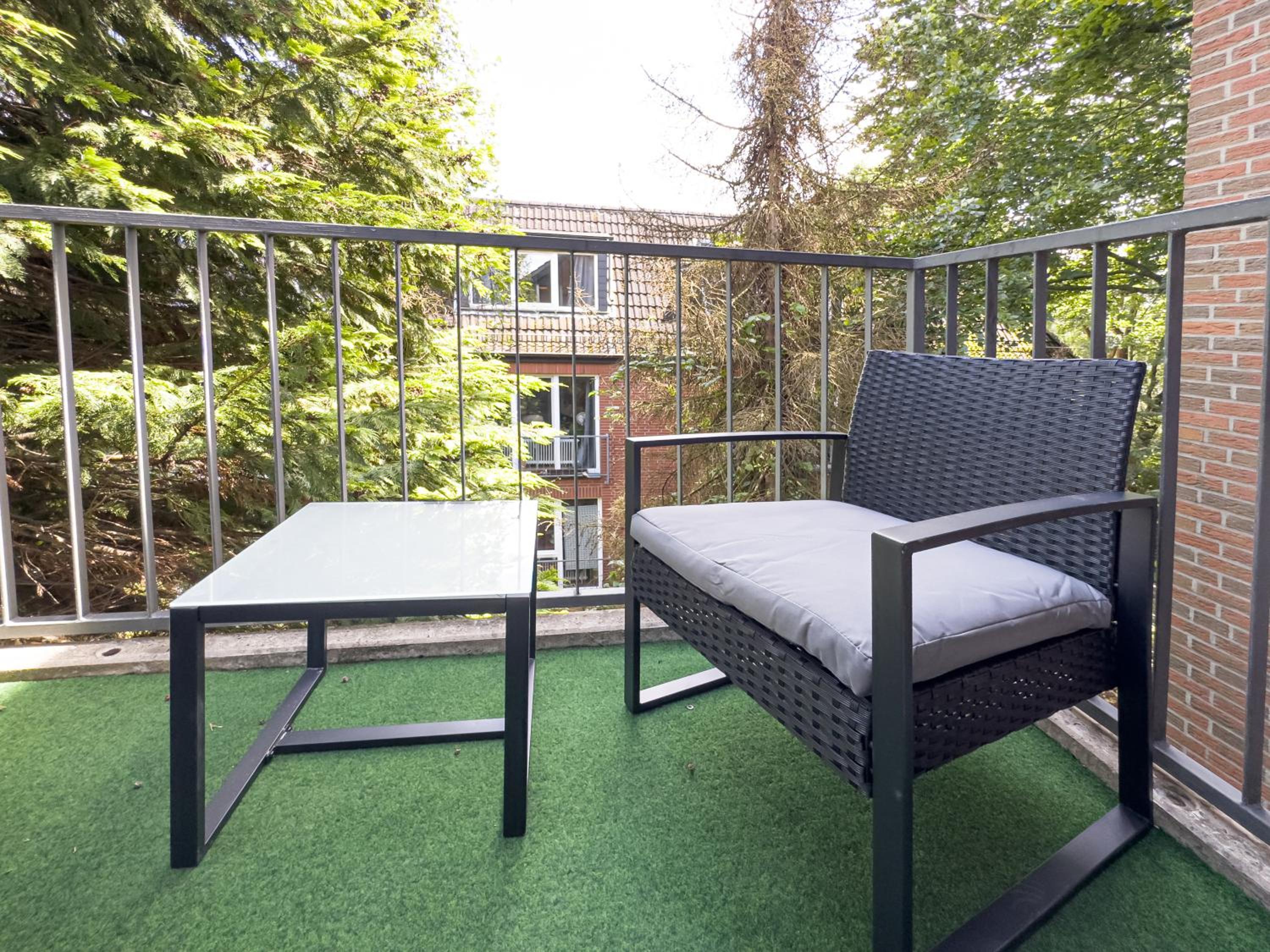 ImmoStay S#9 - Balkon und Parkplatz, Nähe Mercedes Benz, WiFi, 4K Streaming