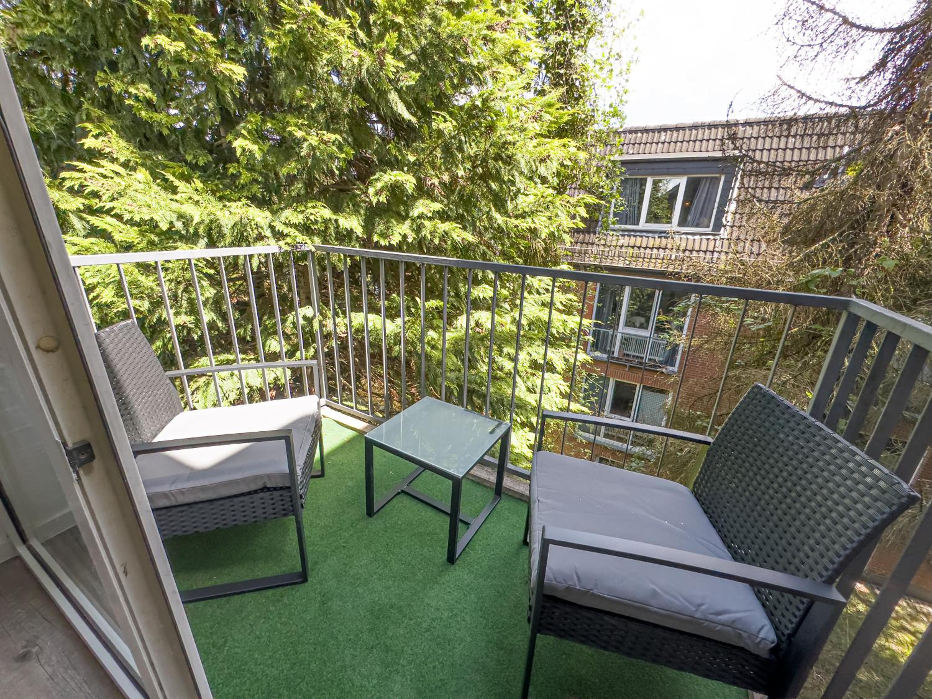 ImmoStay S#9 - Balkon und Parkplatz, Nähe Mercedes Benz, WiFi, 4K Streaming