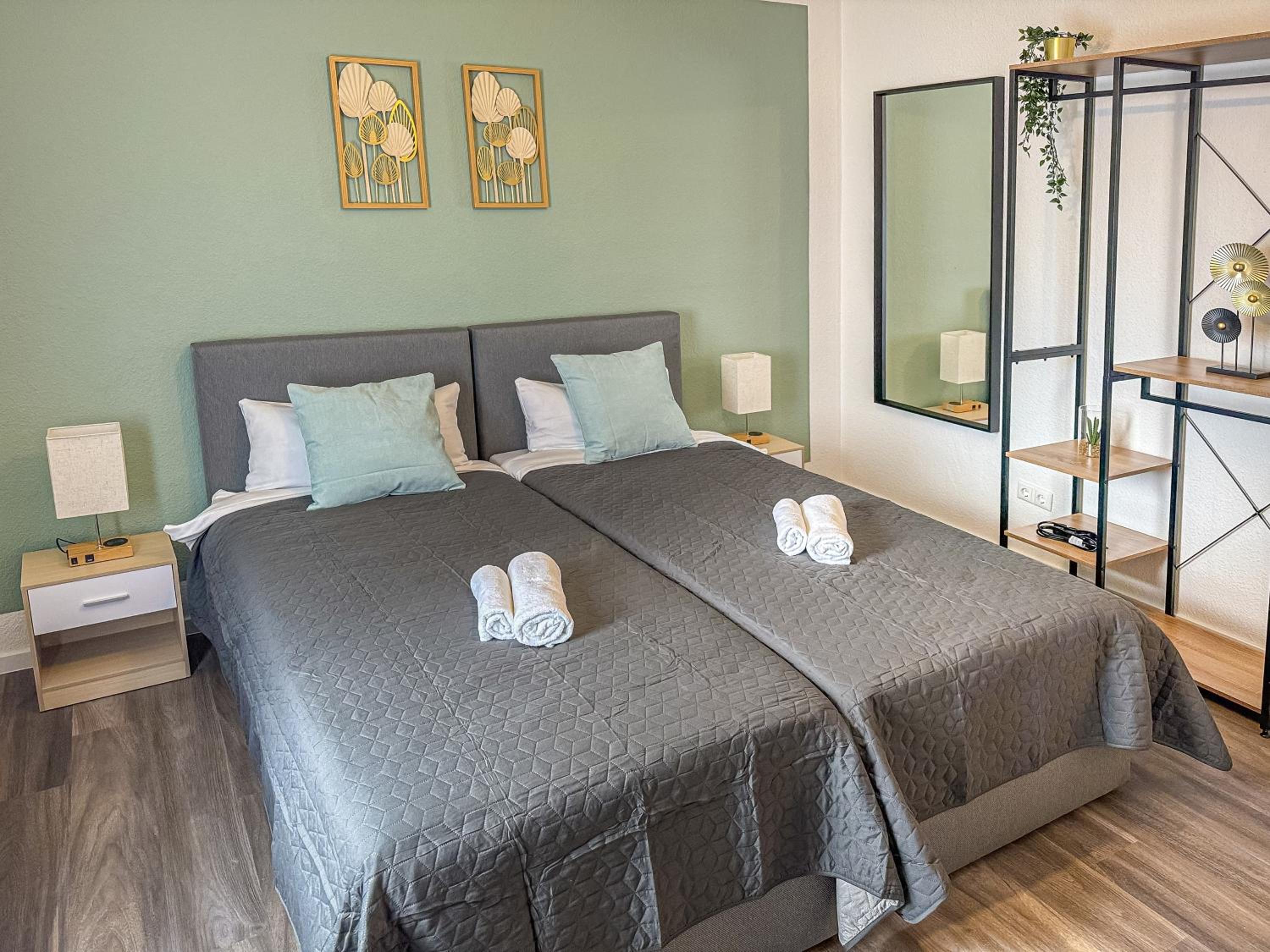 ImmoStay M#6 Maisonette- Apartment, Wifi & Parken, Parkanlage, 4K TV