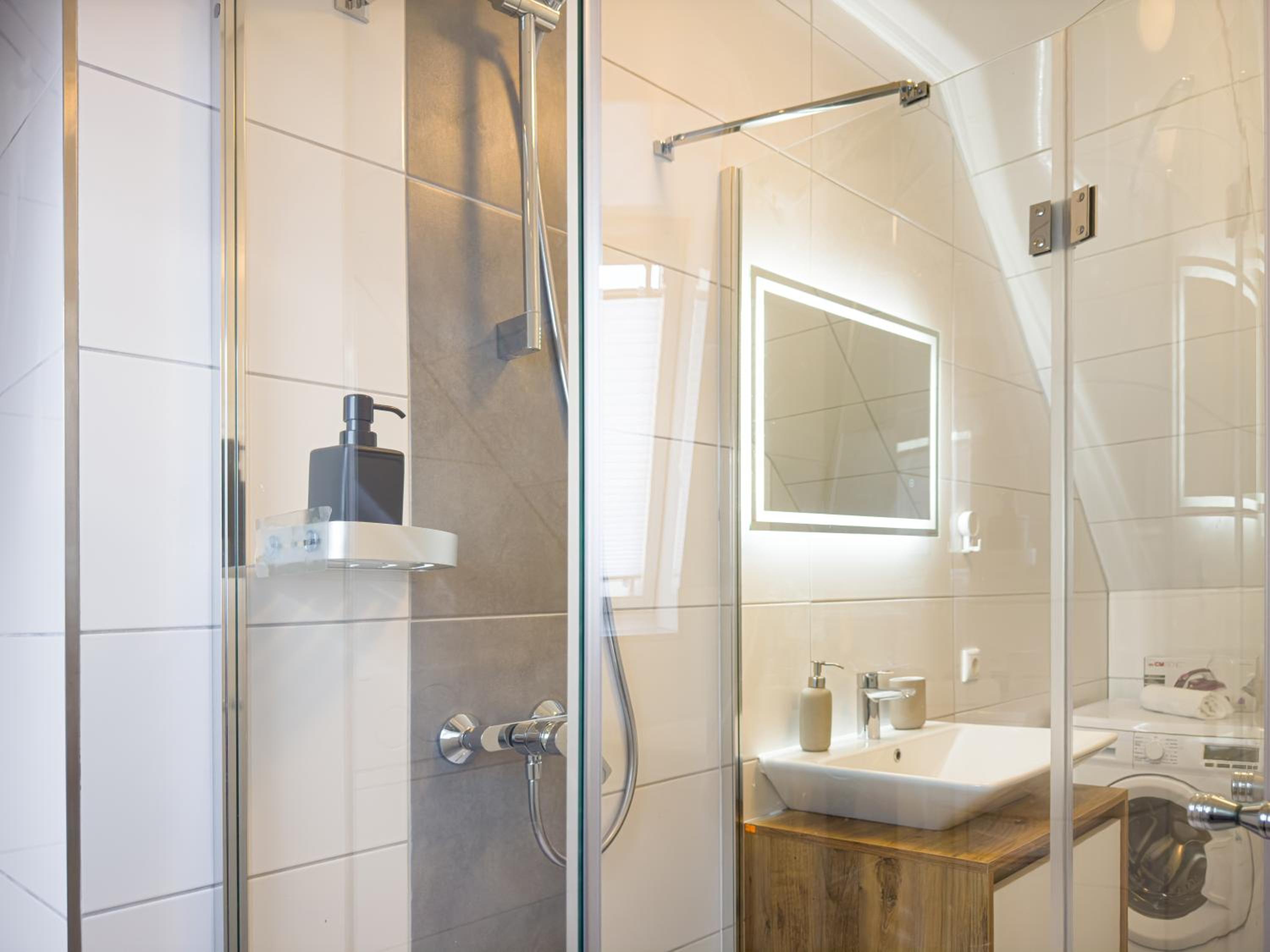 ImmoStay M#6 Maisonette- Apartment, Wifi & Parken, Parkanlage, 4K TV
