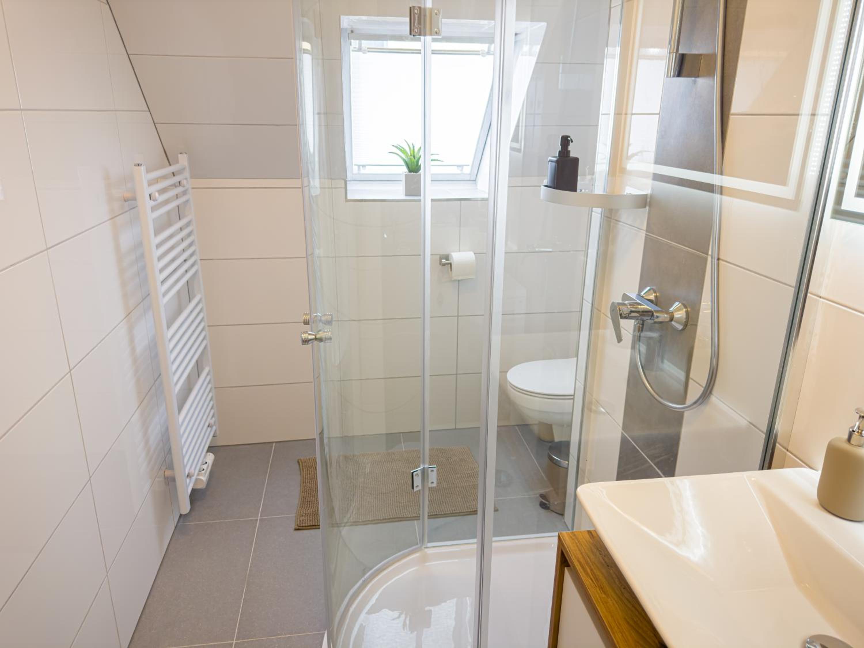 ImmoStay M#6 Maisonette- Apartment, Wifi & Parken, Parkanlage, 4K TV