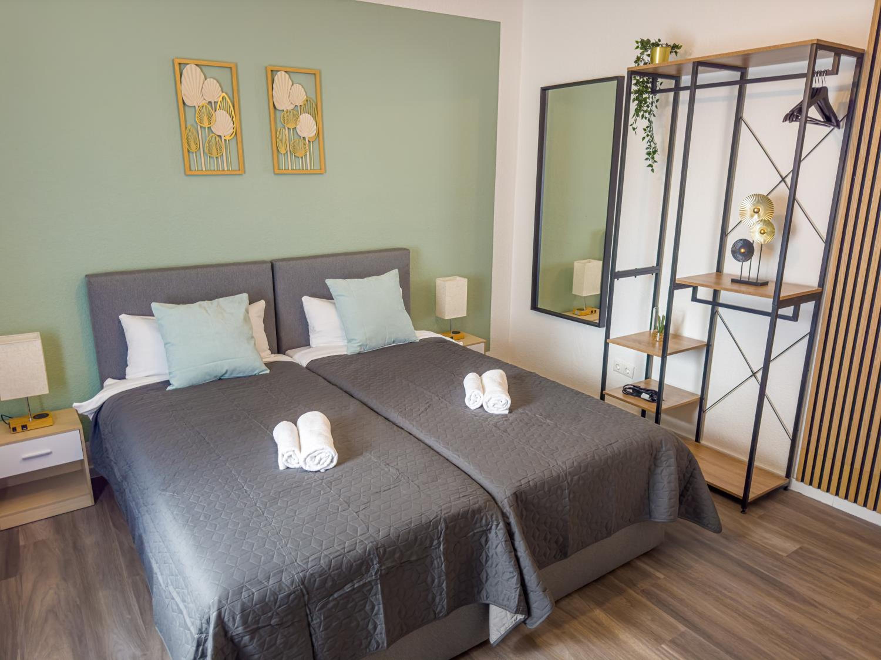 ImmoStay M#6 Maisonette- Apartment, Wifi & Parken, Parkanlage, 4K TV