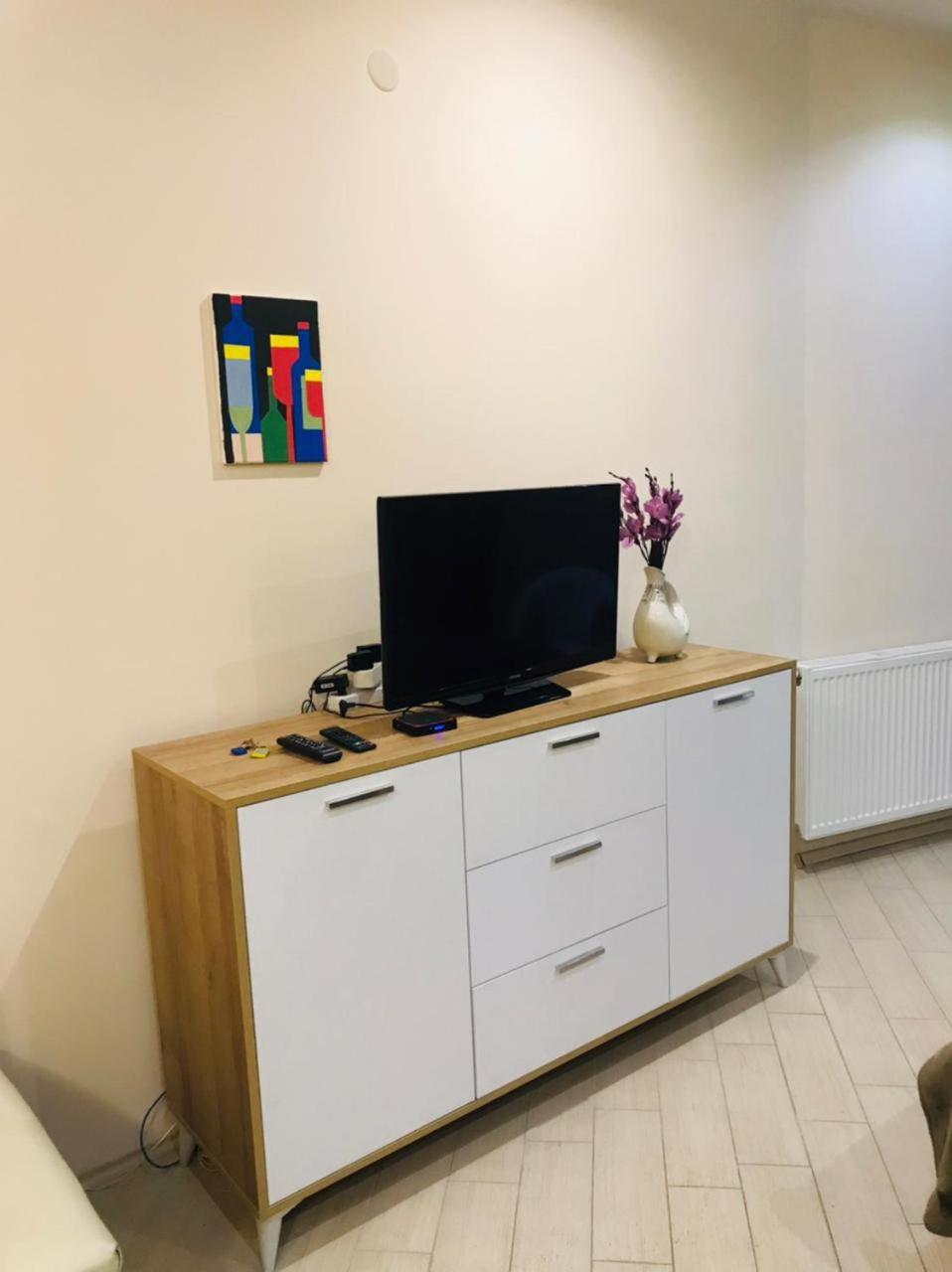 Studio apartment in city center view 5