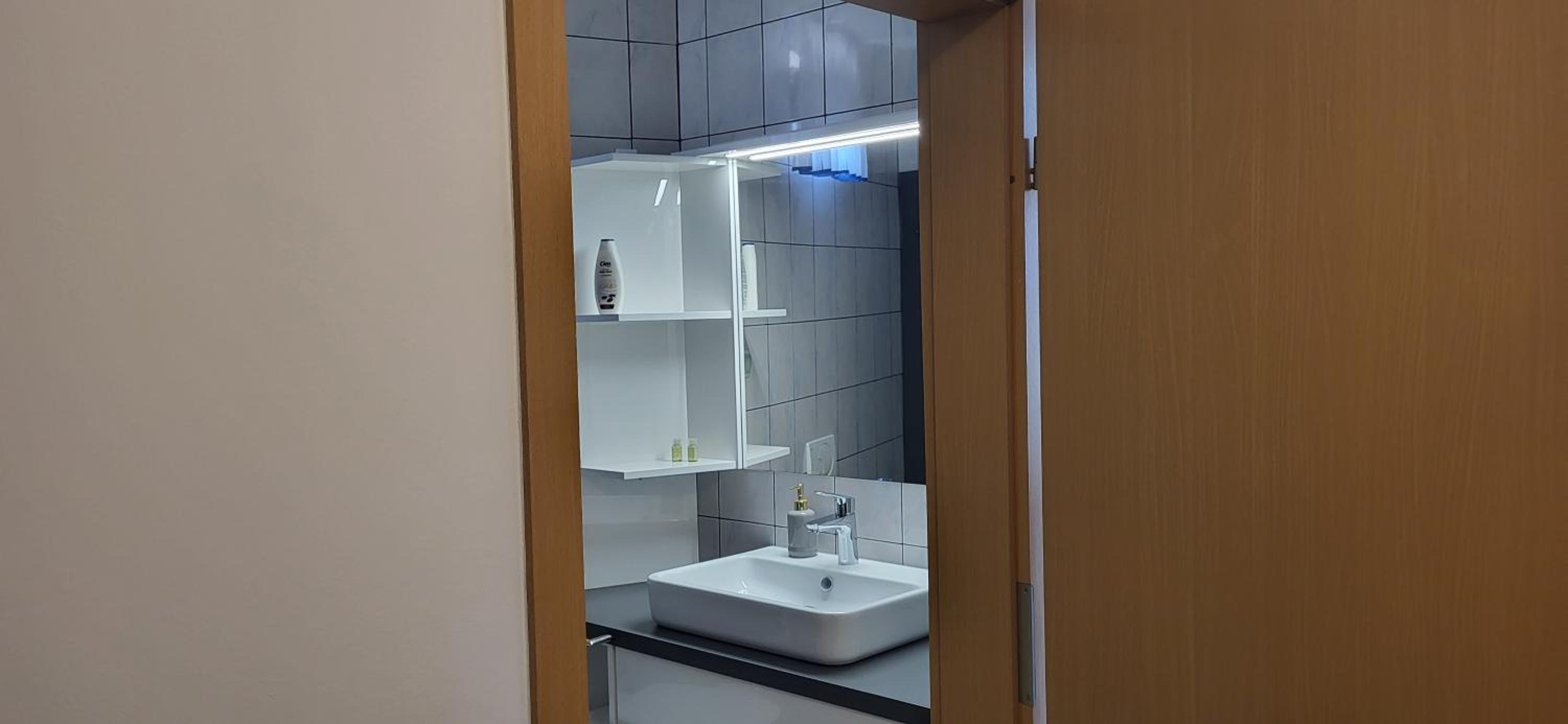 Rooms & Apartments Kepic, AIRPORT accomodation