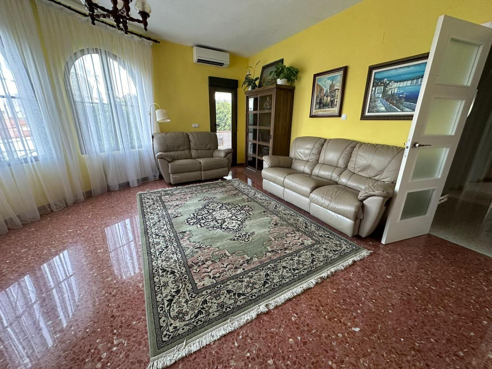 Chalet Los Almendros con piscina privada