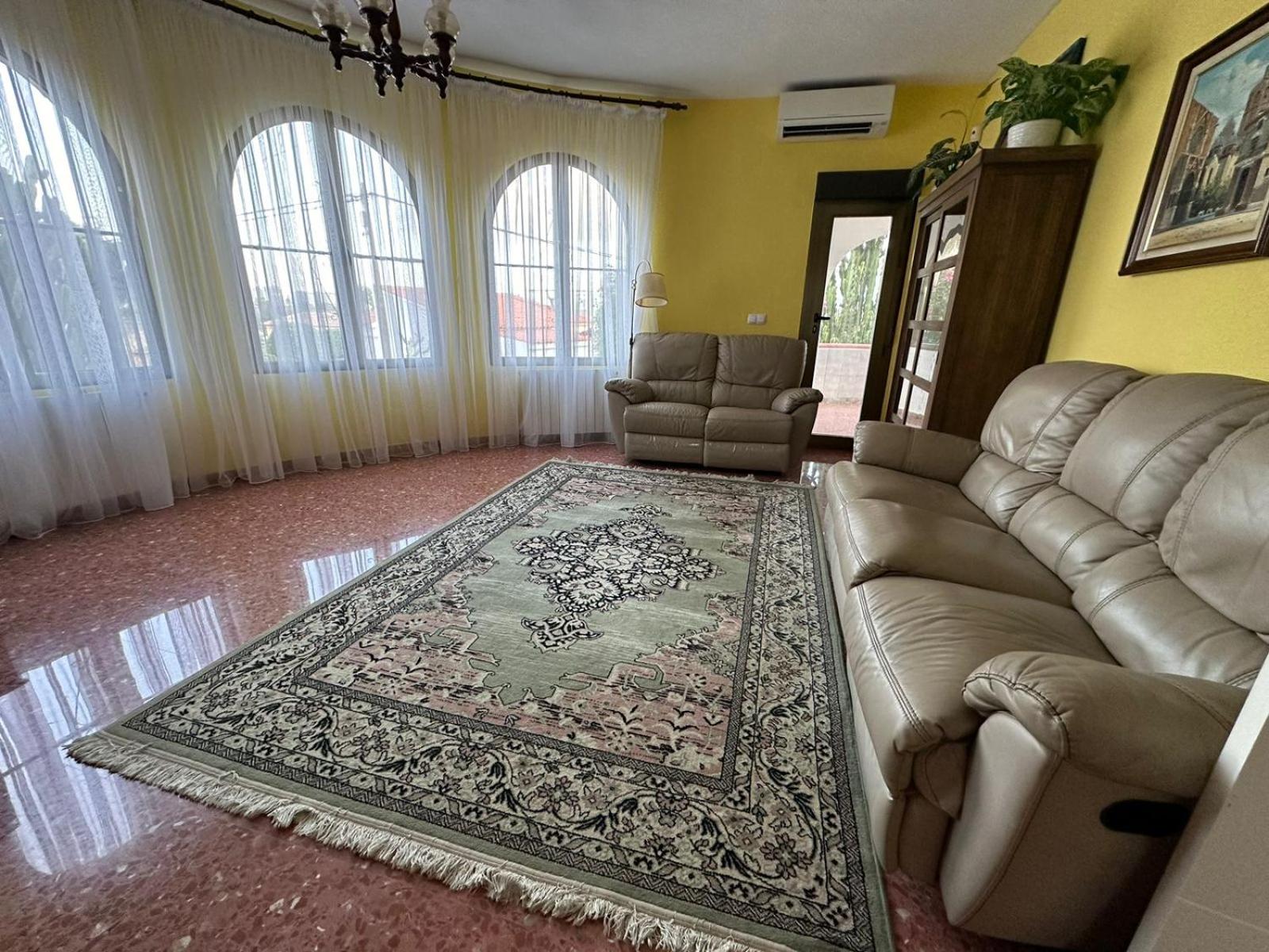 Chalet Los Almendros con piscina privada