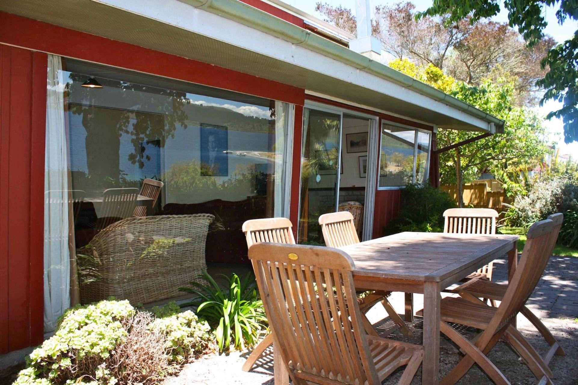 Moeroa - Wharewaka Holiday Home view 3