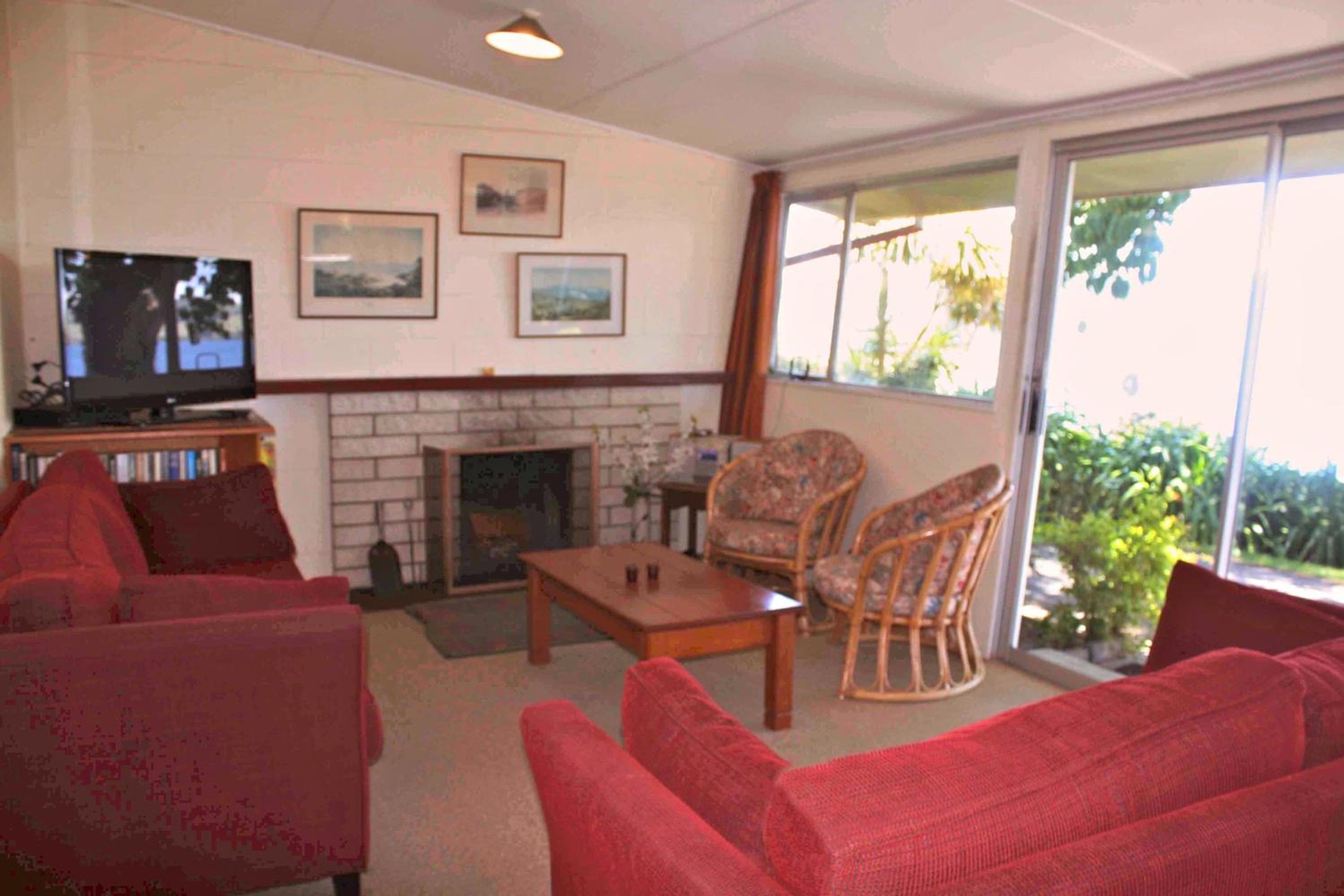 Moeroa - Wharewaka Holiday Home view 5