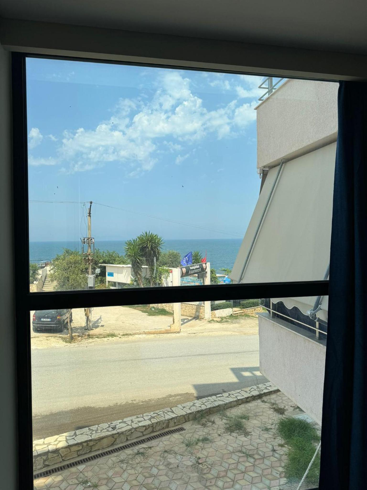 Mare Vista