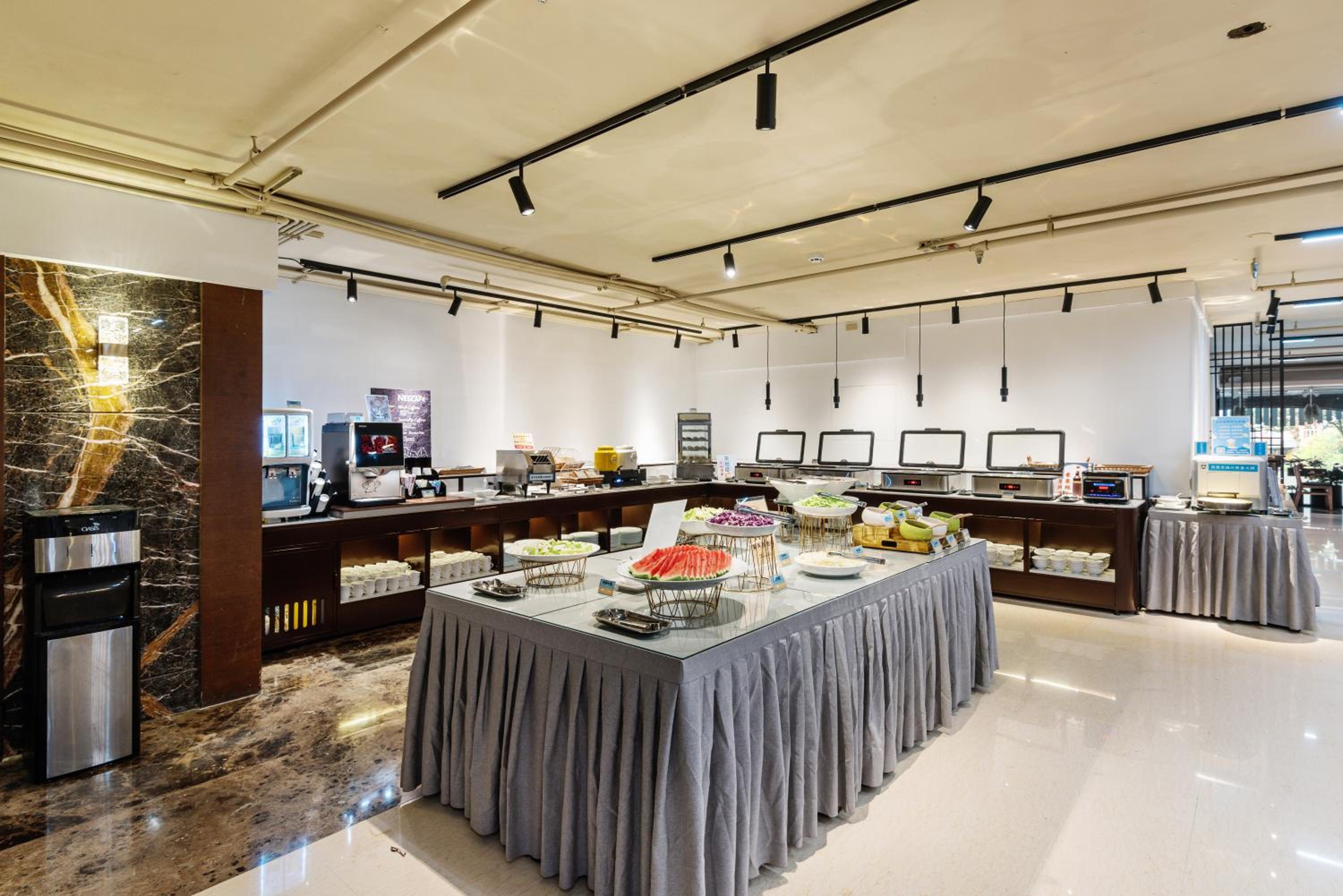 Mercury Hotel Taichung — photo 41