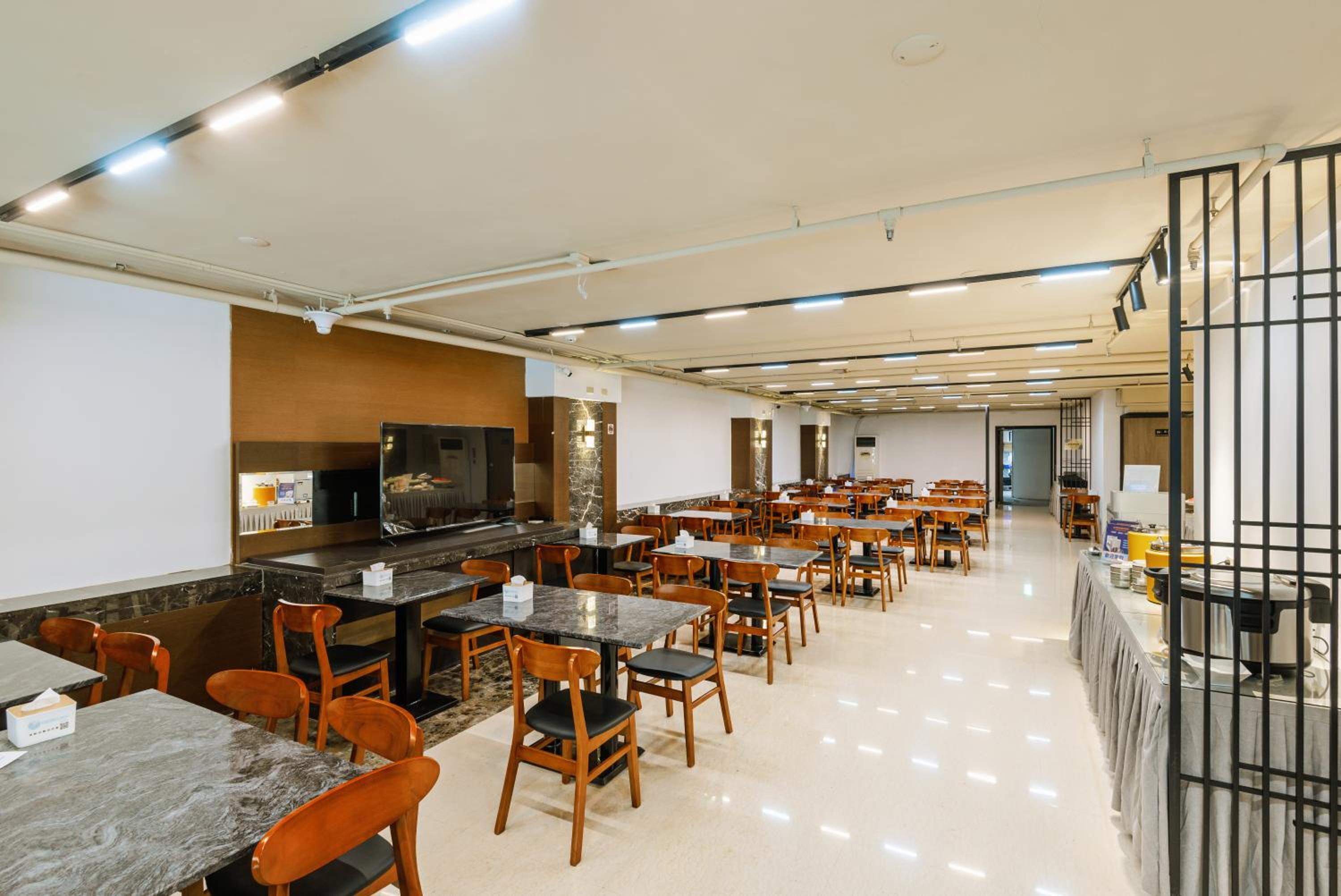 Mercury Hotel Taichung — photo 16