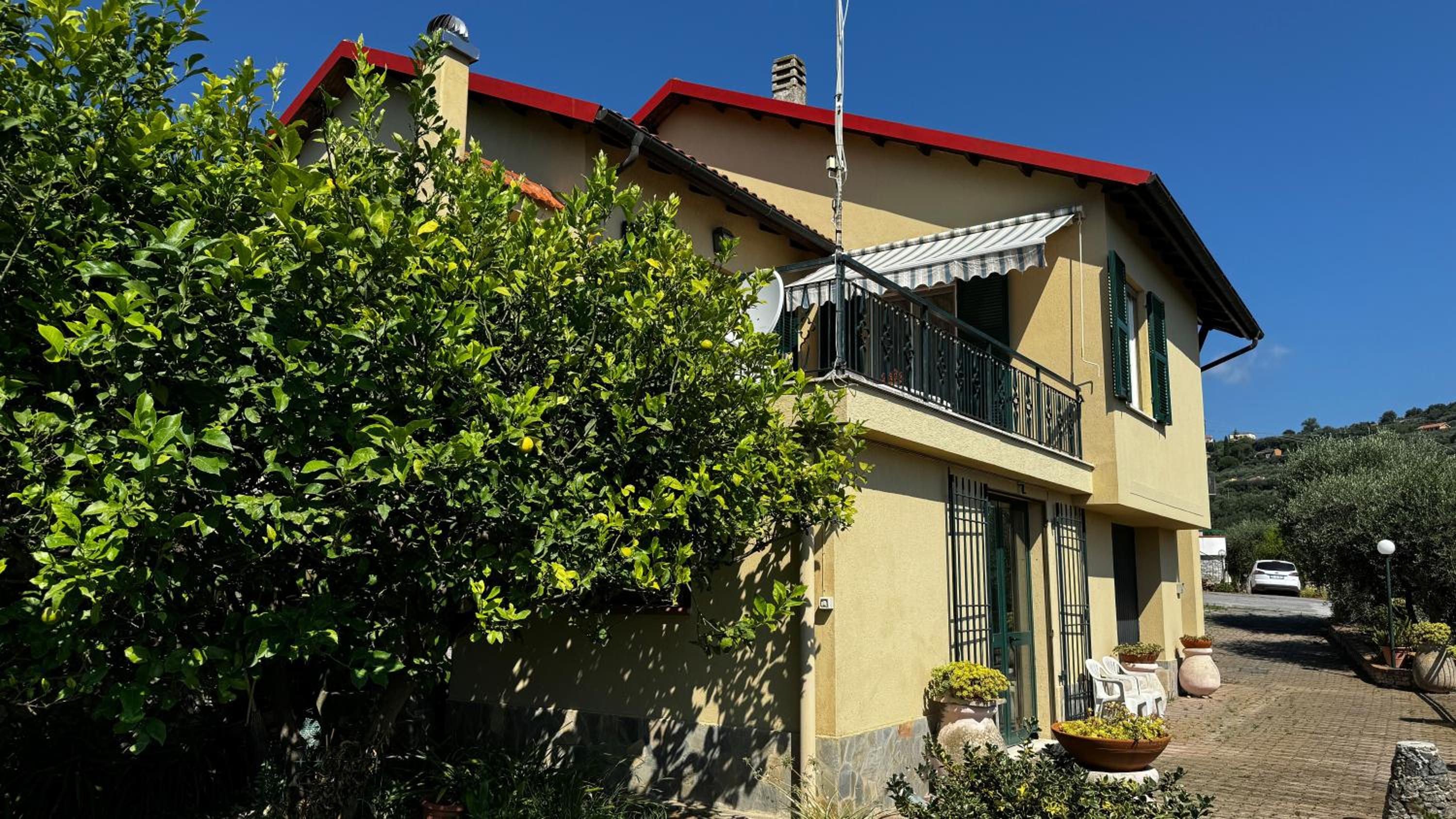 Villa in collina con vista mozzafiato su Noli view 3
