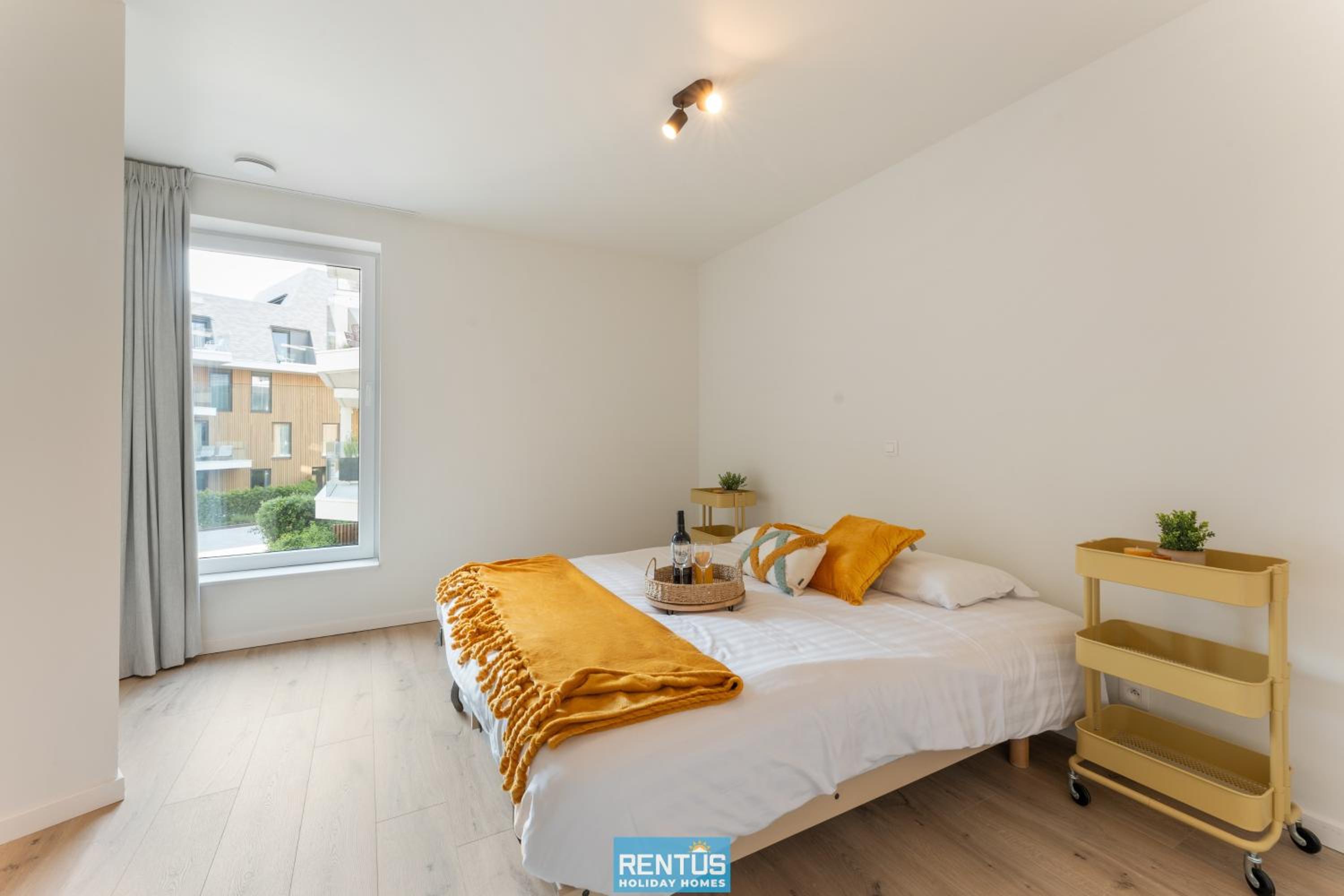 Zwem & Zen - spacious apartment with outdoor pool