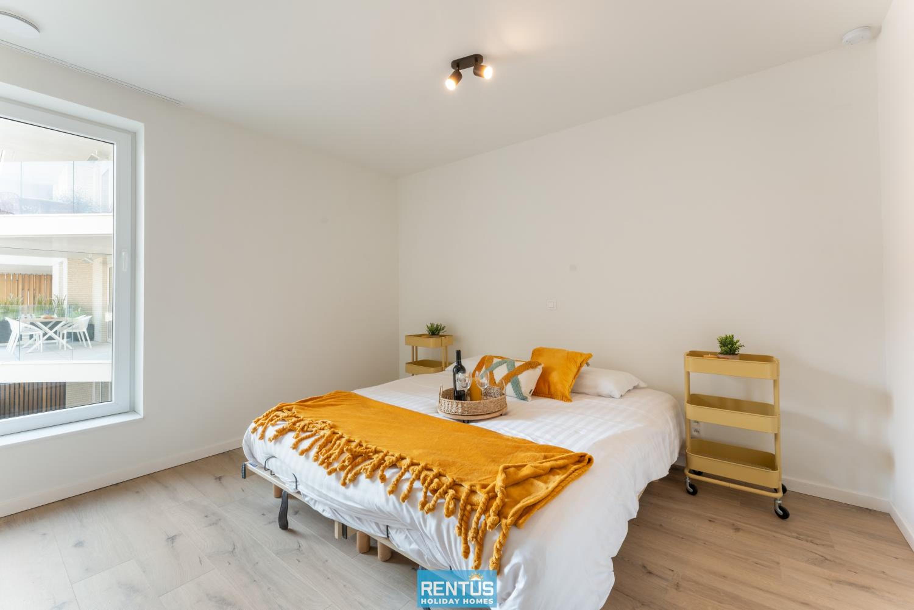 Zwem & Zen - spacious apartment with outdoor pool