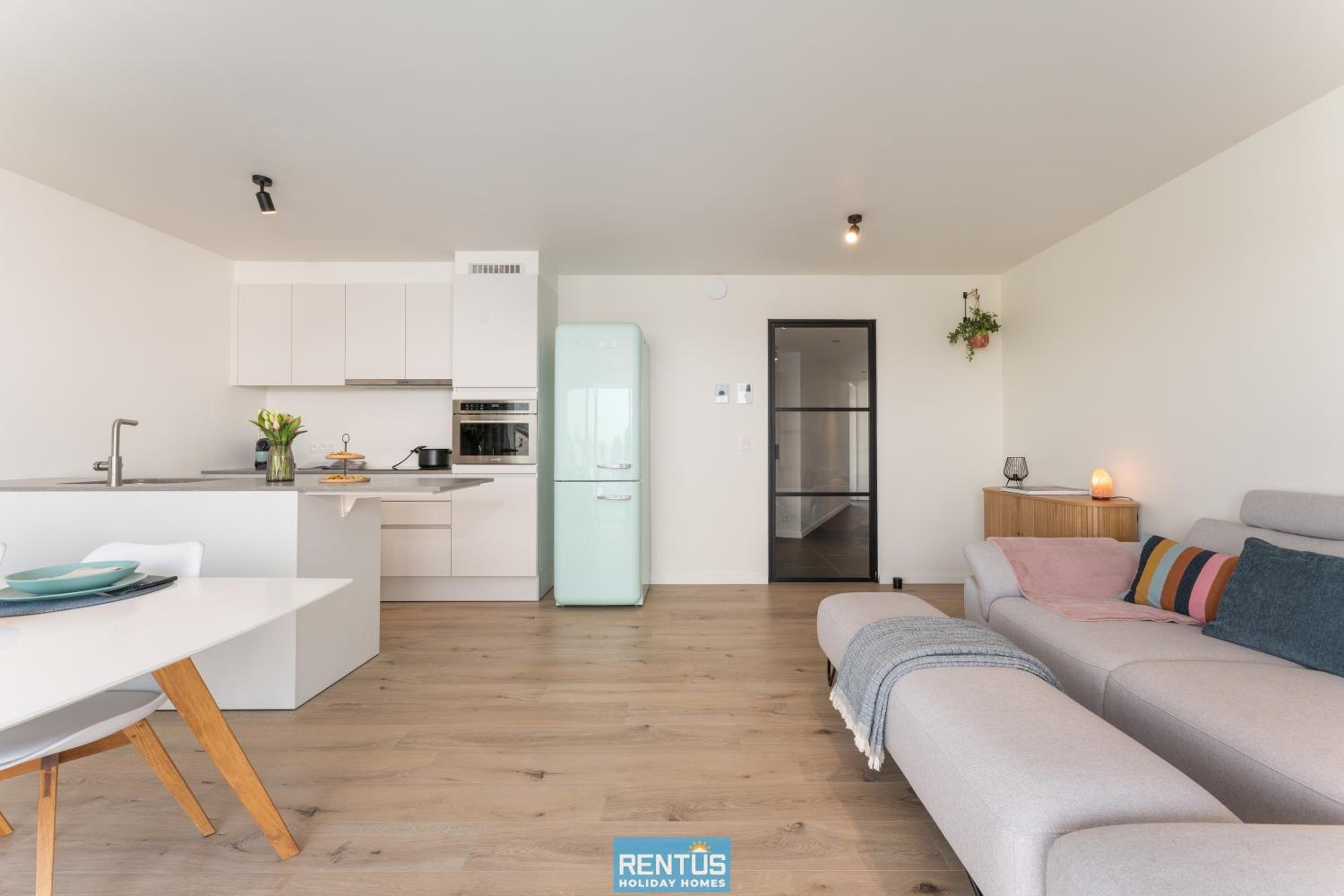 Zwem & Zen - spacious apartment with outdoor pool