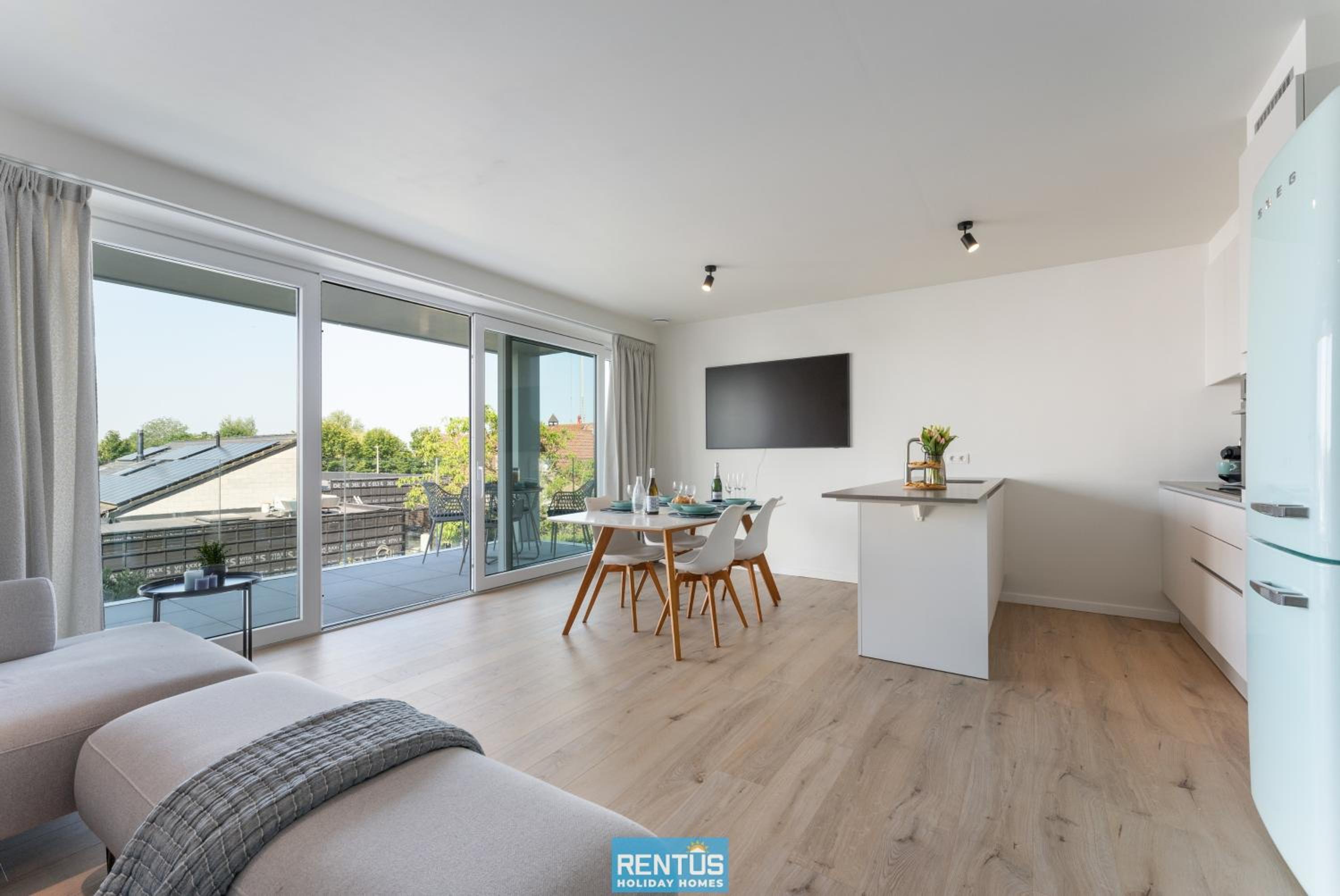 Zwem & Zen - spacious apartment with outdoor pool