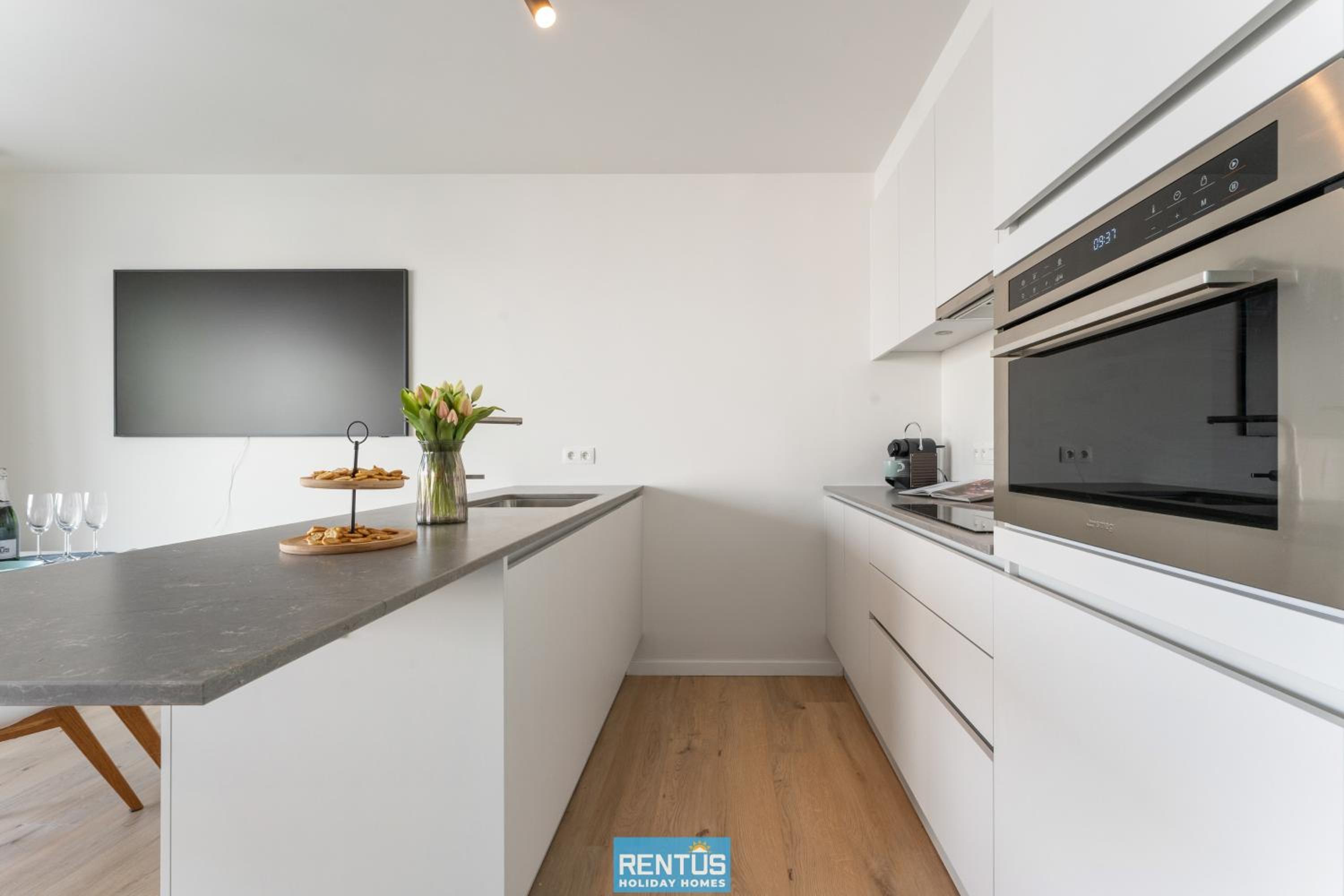 Zwem & Zen - spacious apartment with outdoor pool