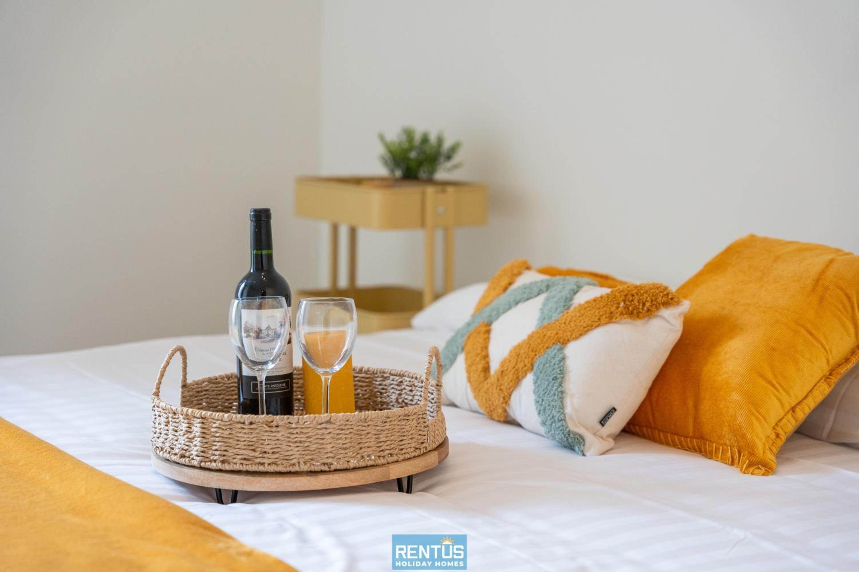 Zwem & Zen - spacious apartment with outdoor pool