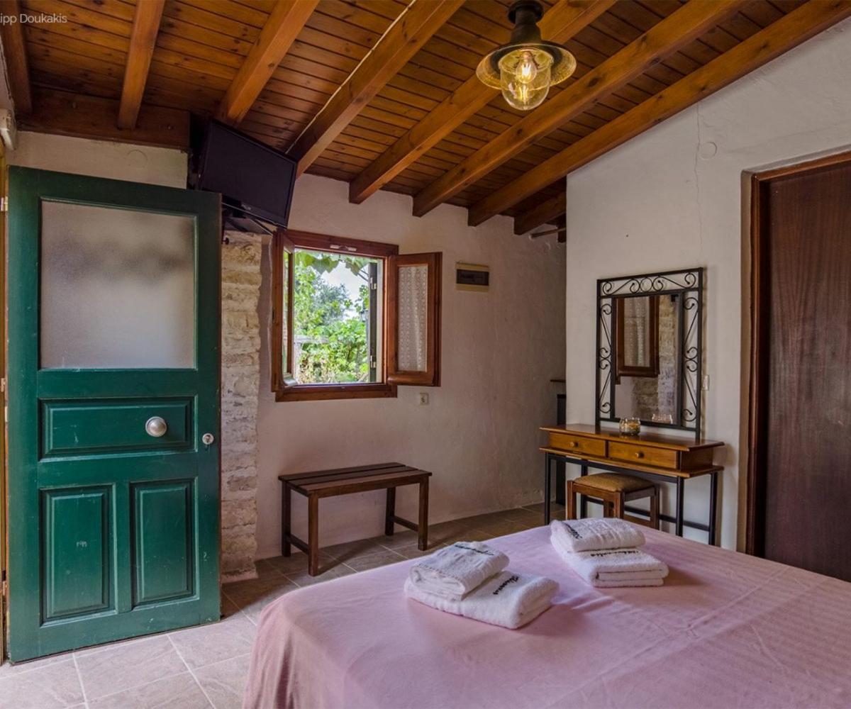 Adamantia Double Room D2 photo 3