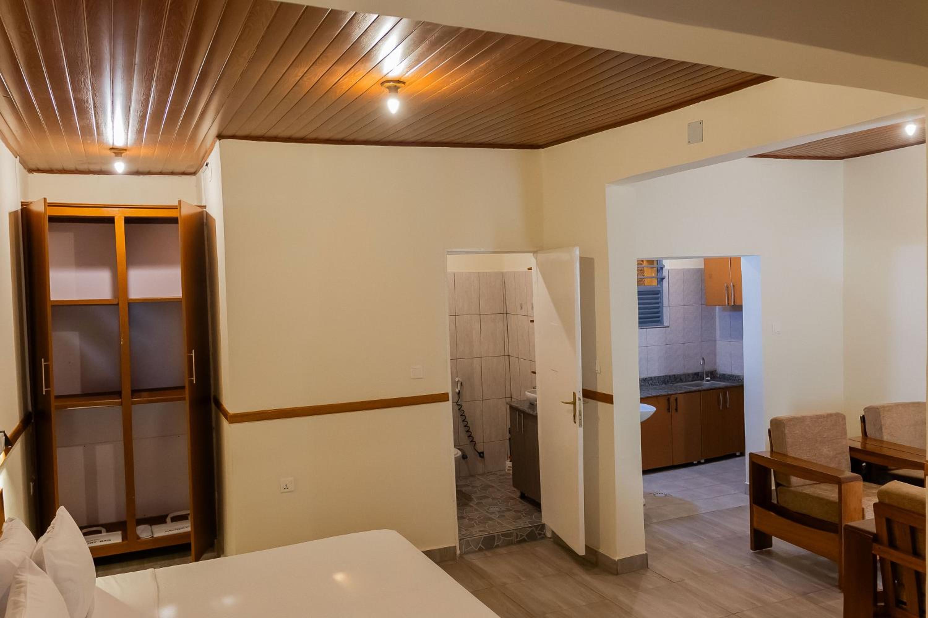 Amakuza Residence