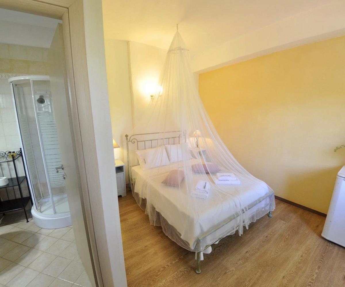 Adamantia Newly Built Room A3 photo 4