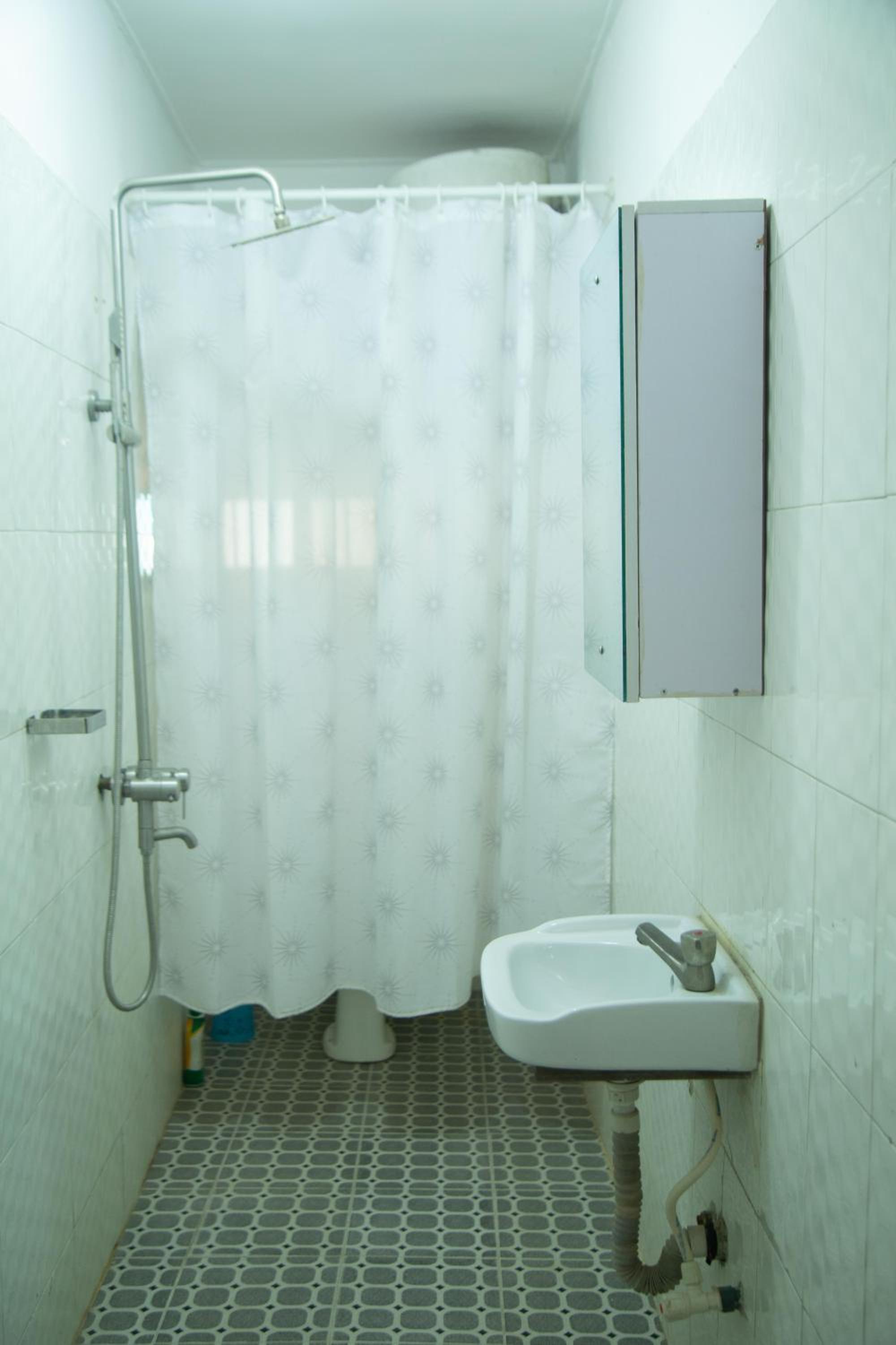 Home Away from Home - Gowon Estate near Gemade, Ipaja, Lagos view 2