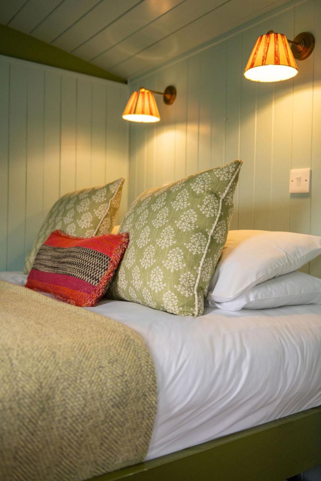 Barlwyd Glamping