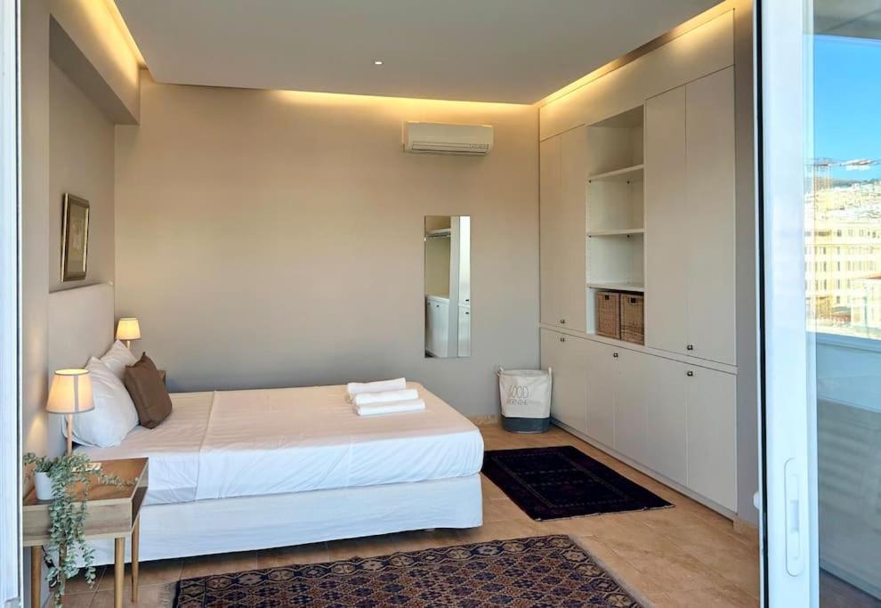 Artistic 2BDR Flat w Terrace & City View In Centre