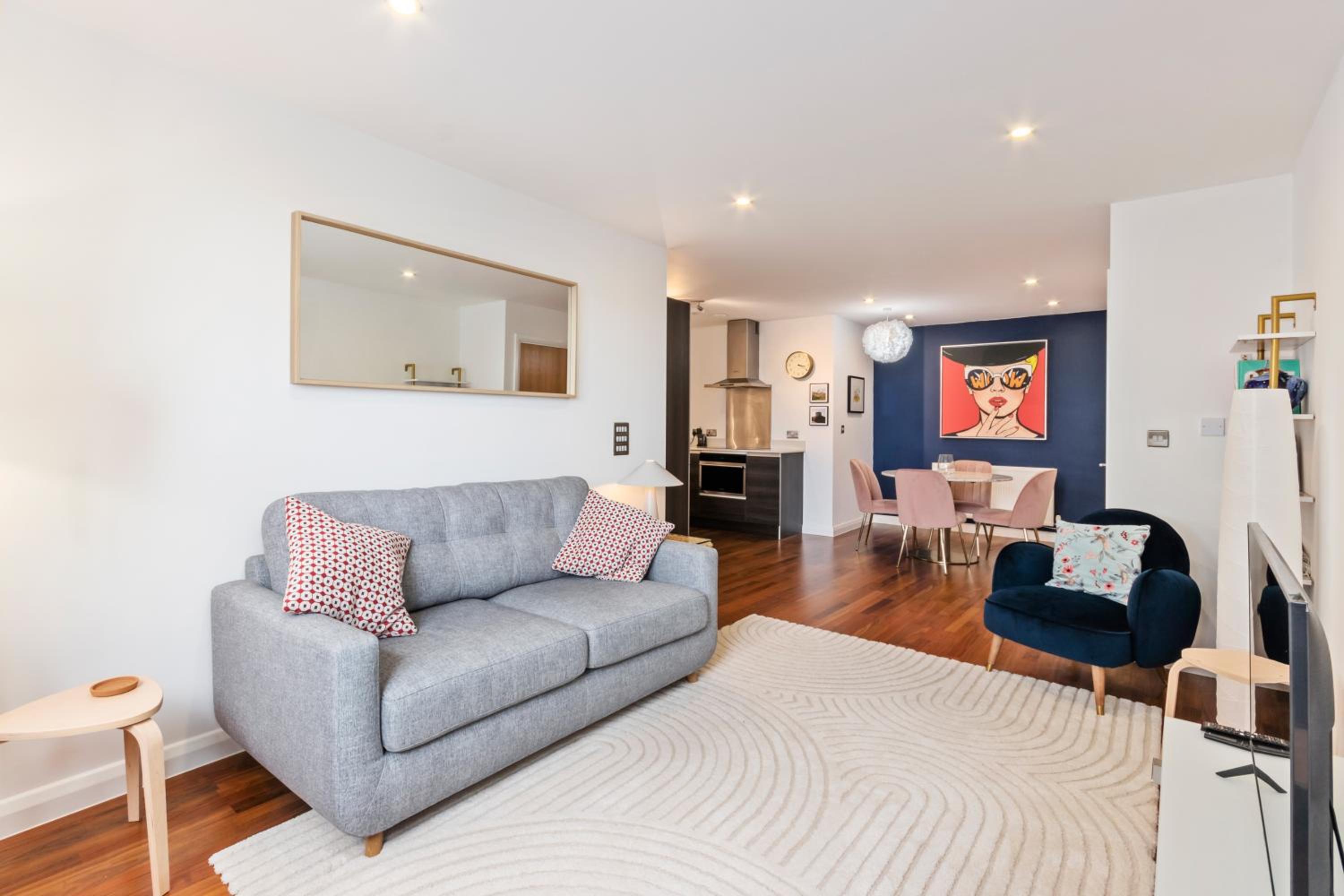 Modern Central 1 bed Wimbledon pad