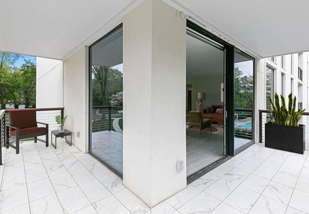 Luxury Condo 5 minutes from Truist park ! view 5
