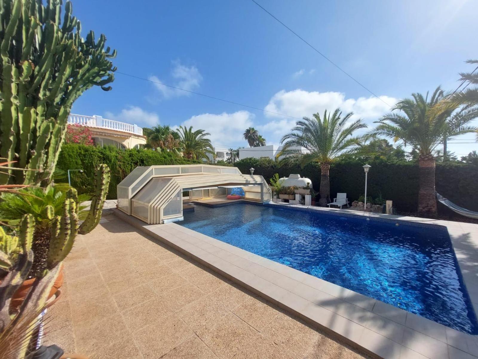 Chalet Los Almendros con piscina privada