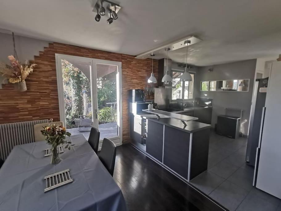 Maison au calme avec jardin proche Paris