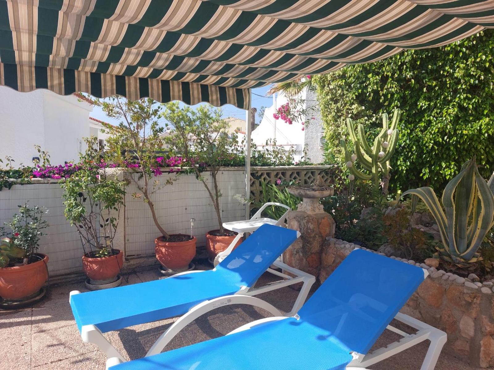 Chalet Los Almendros con piscina privada