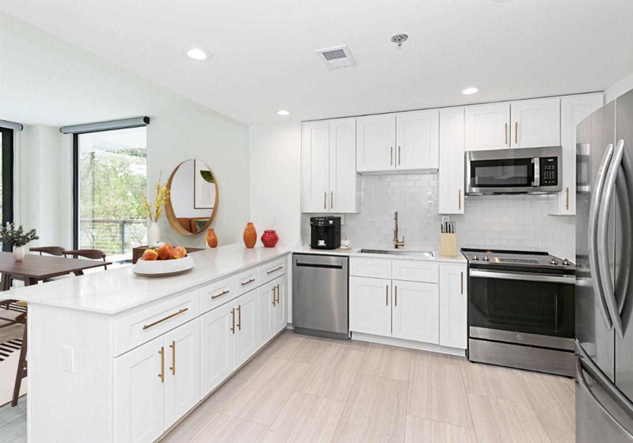 Luxury Condo 5 minutes from Truist park ! view 2