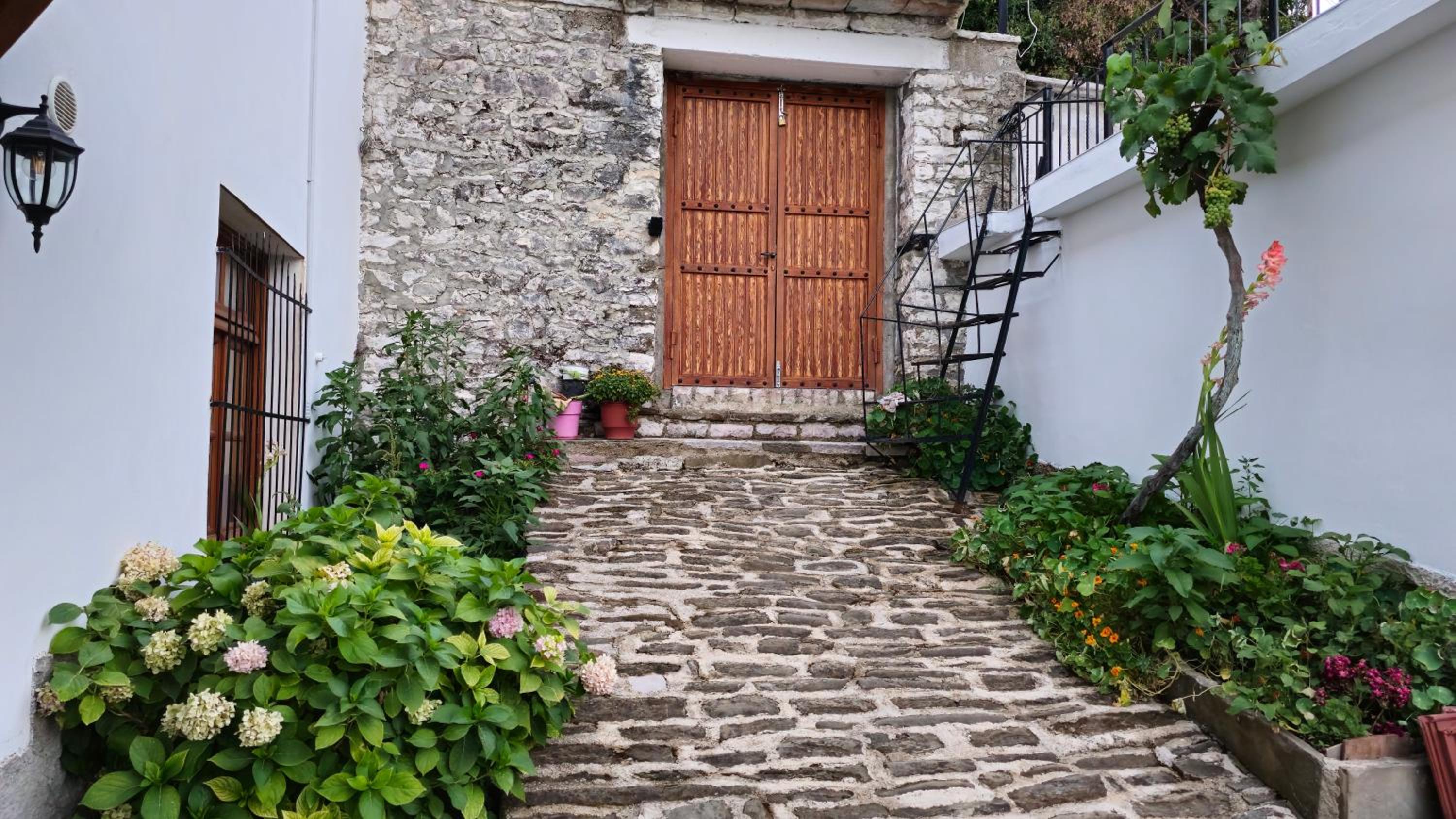 Mezini Guest House
