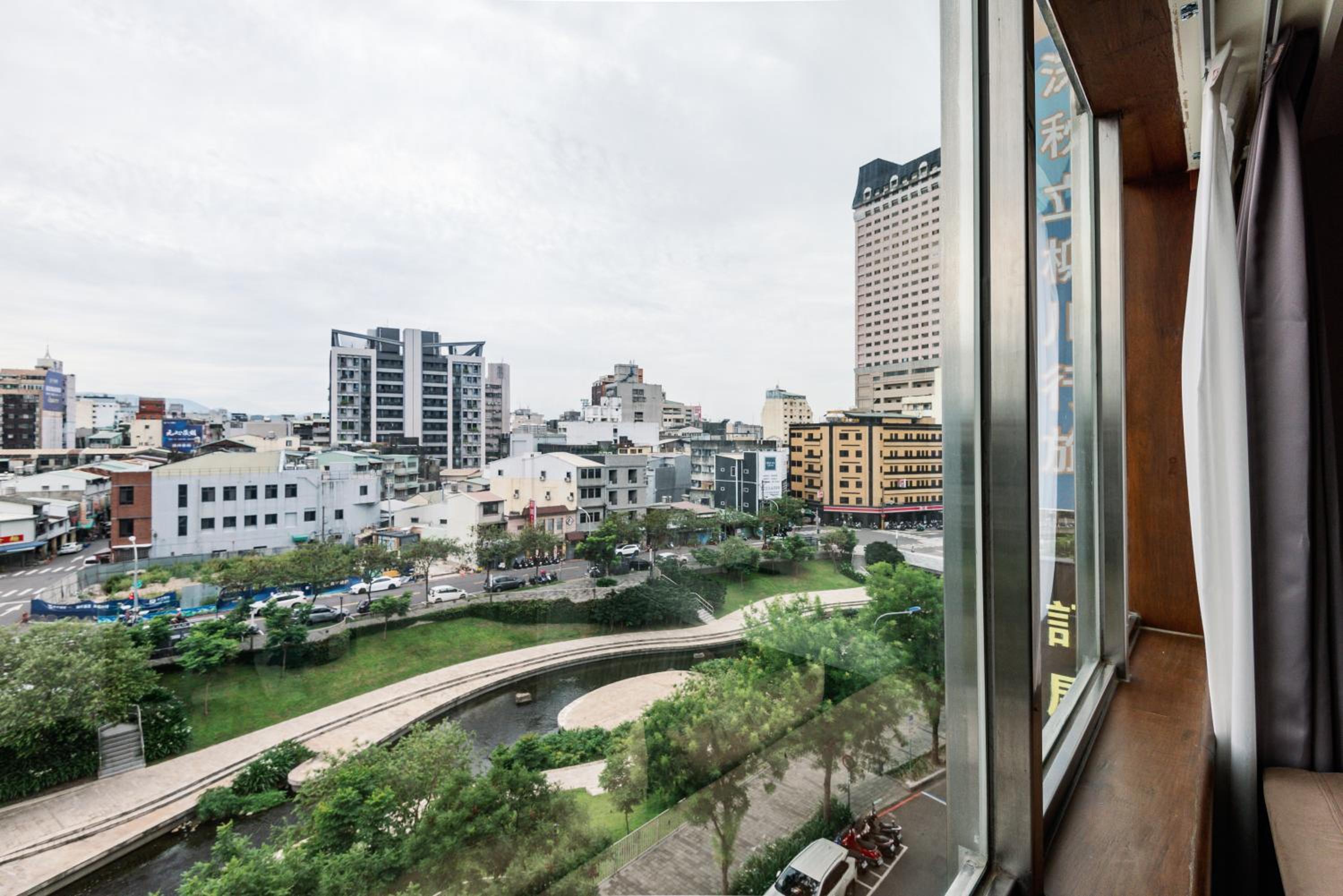 Mercury Hotel Taichung — photo 37