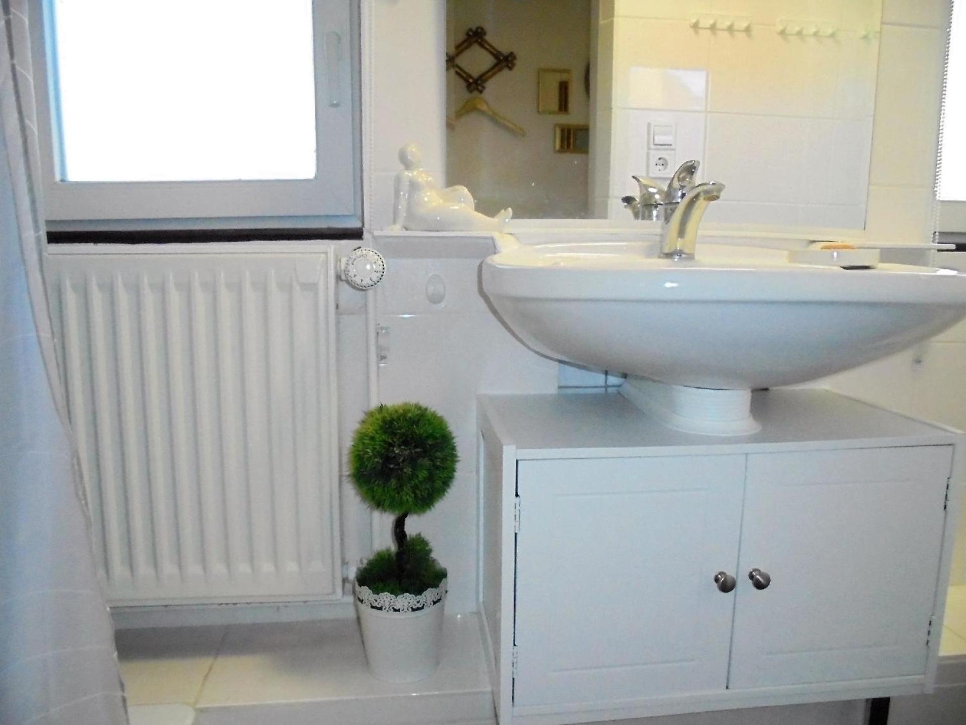 Geräumige Ferienwohnung In Zingst Mit Terrasse
