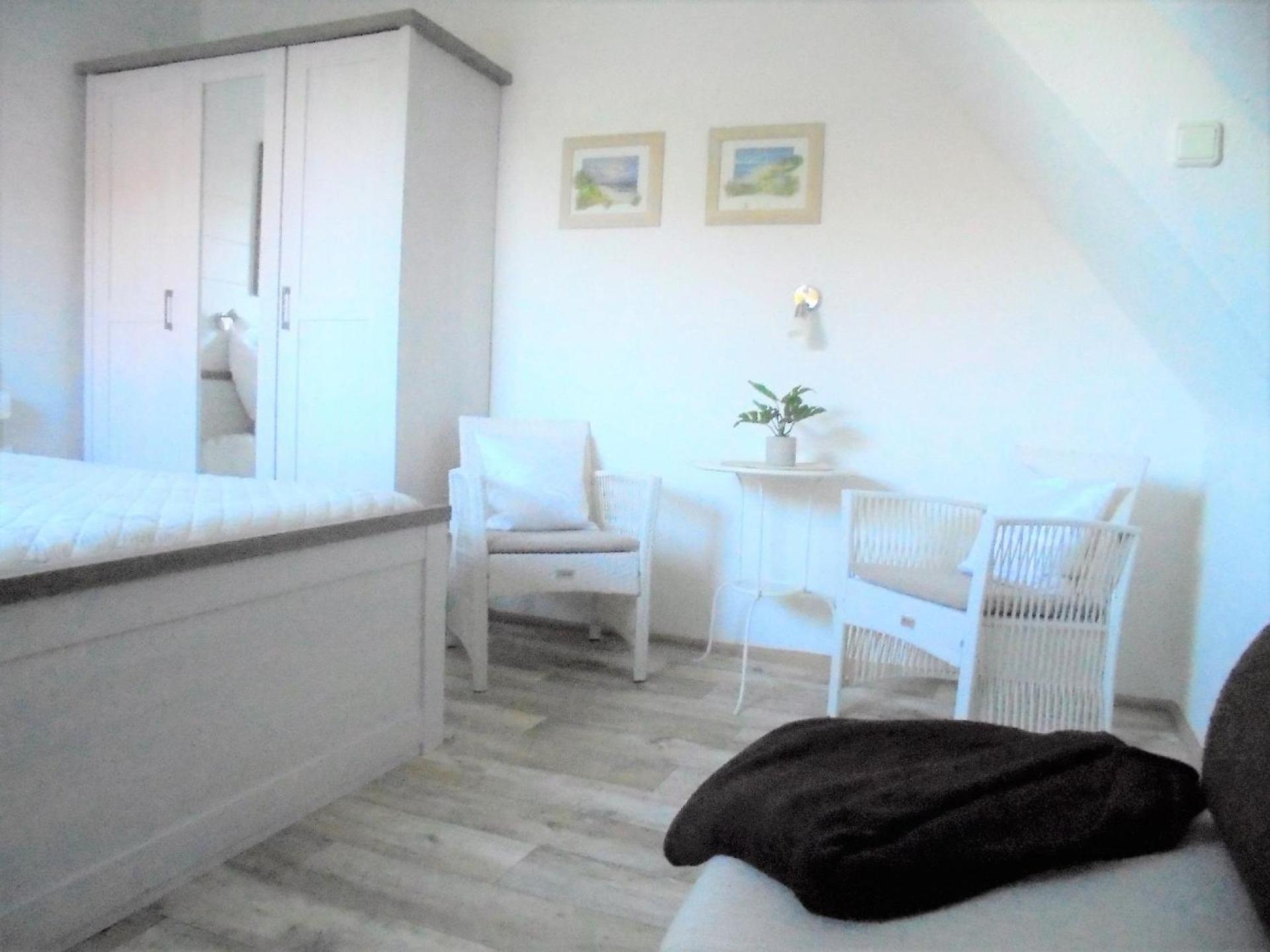 Geräumige Ferienwohnung In Zingst Mit Terrasse