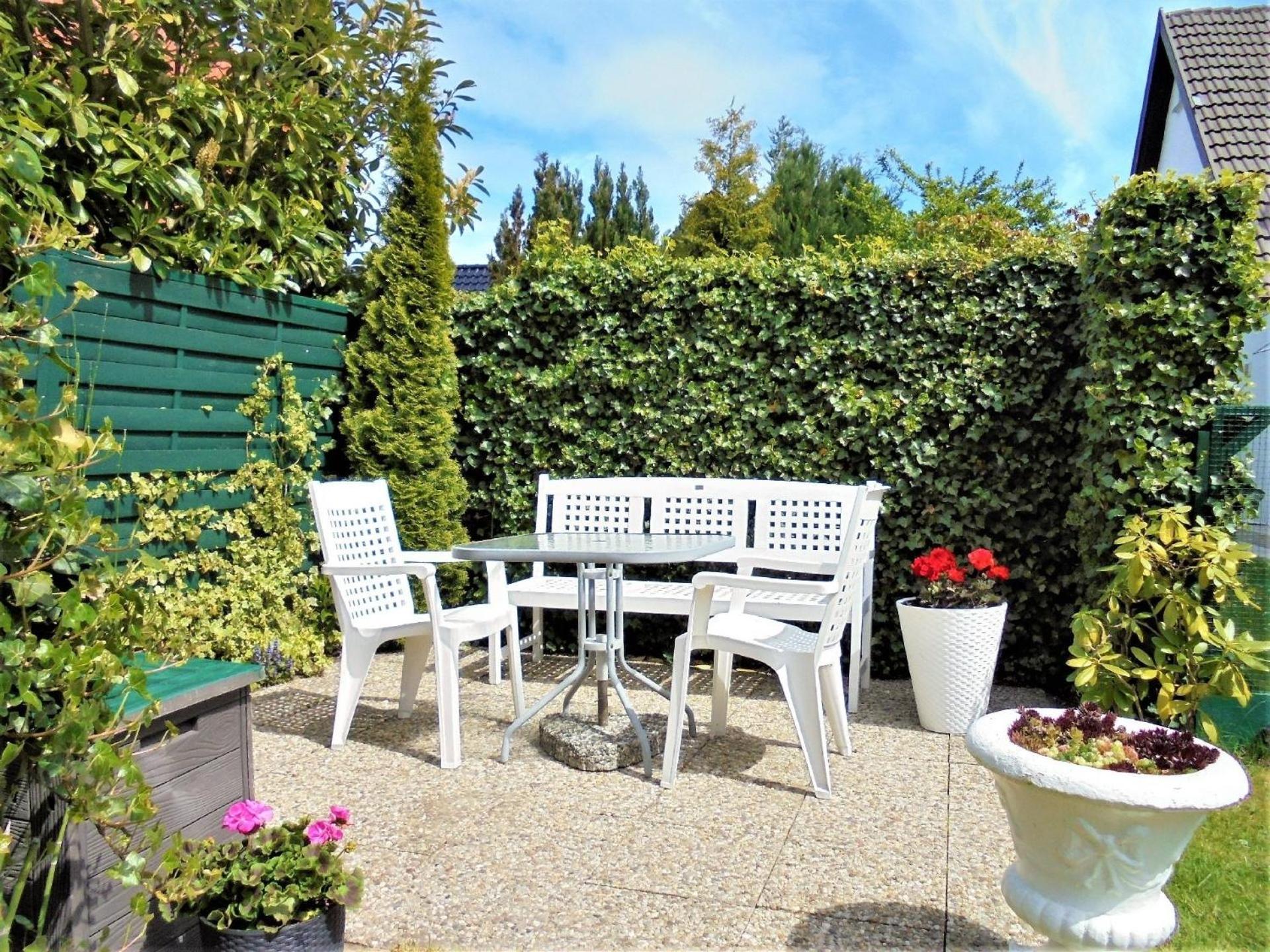 Geräumige Ferienwohnung In Zingst Mit Terrasse