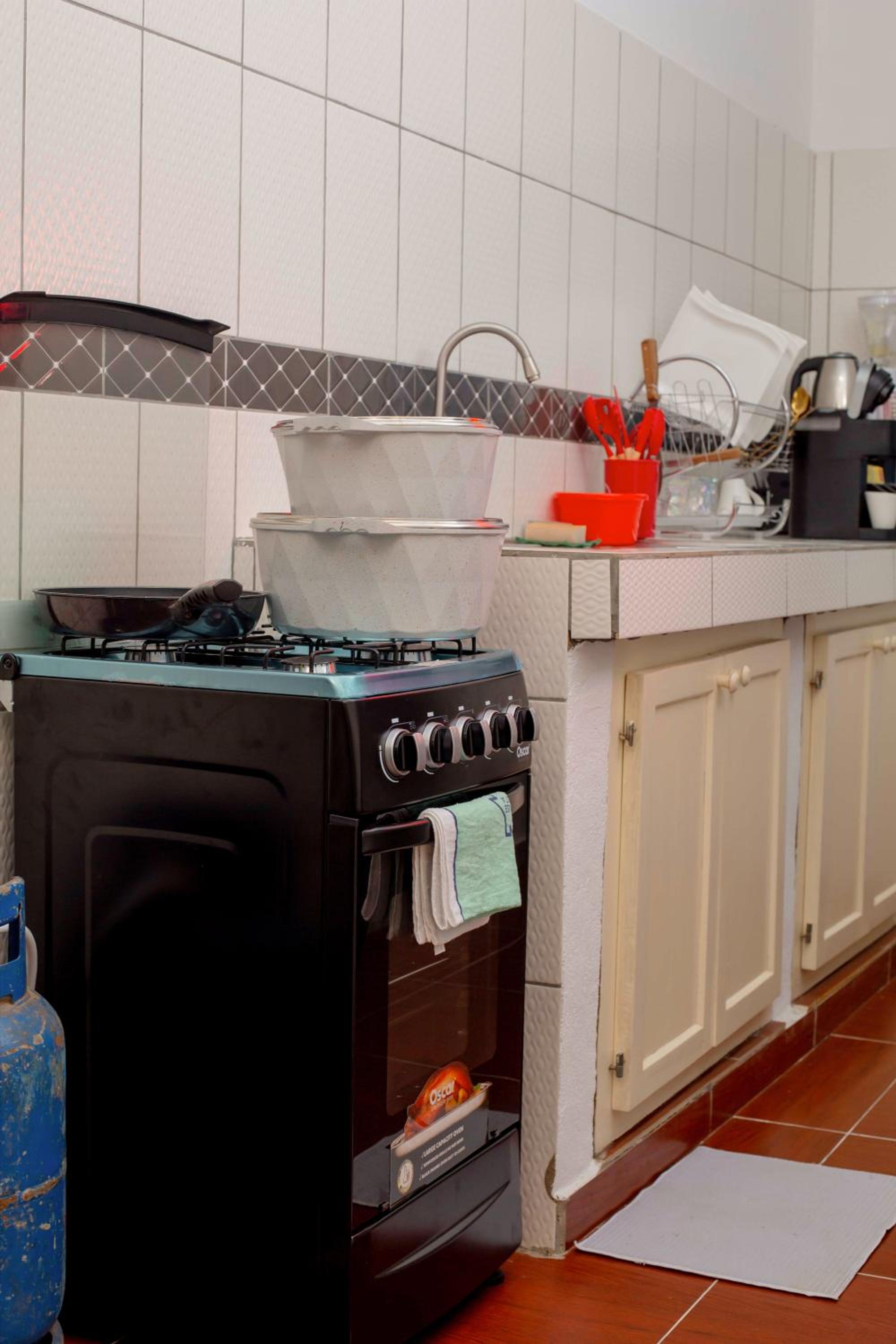PS5- Free WiFi - washing machine -Free Netflix-canalsat-PS4