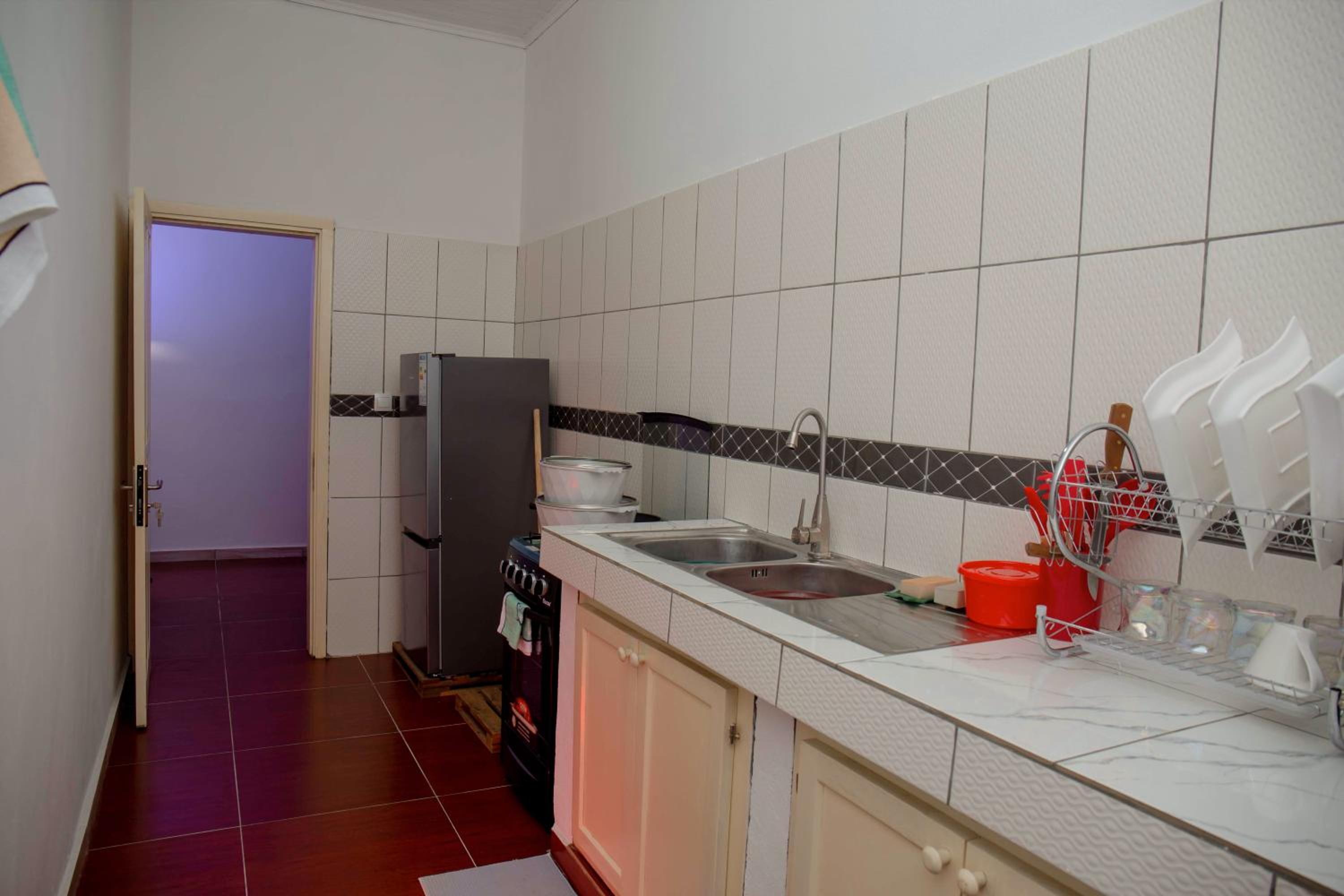PS5- Free WiFi - washing machine -Free Netflix-canalsat-PS4